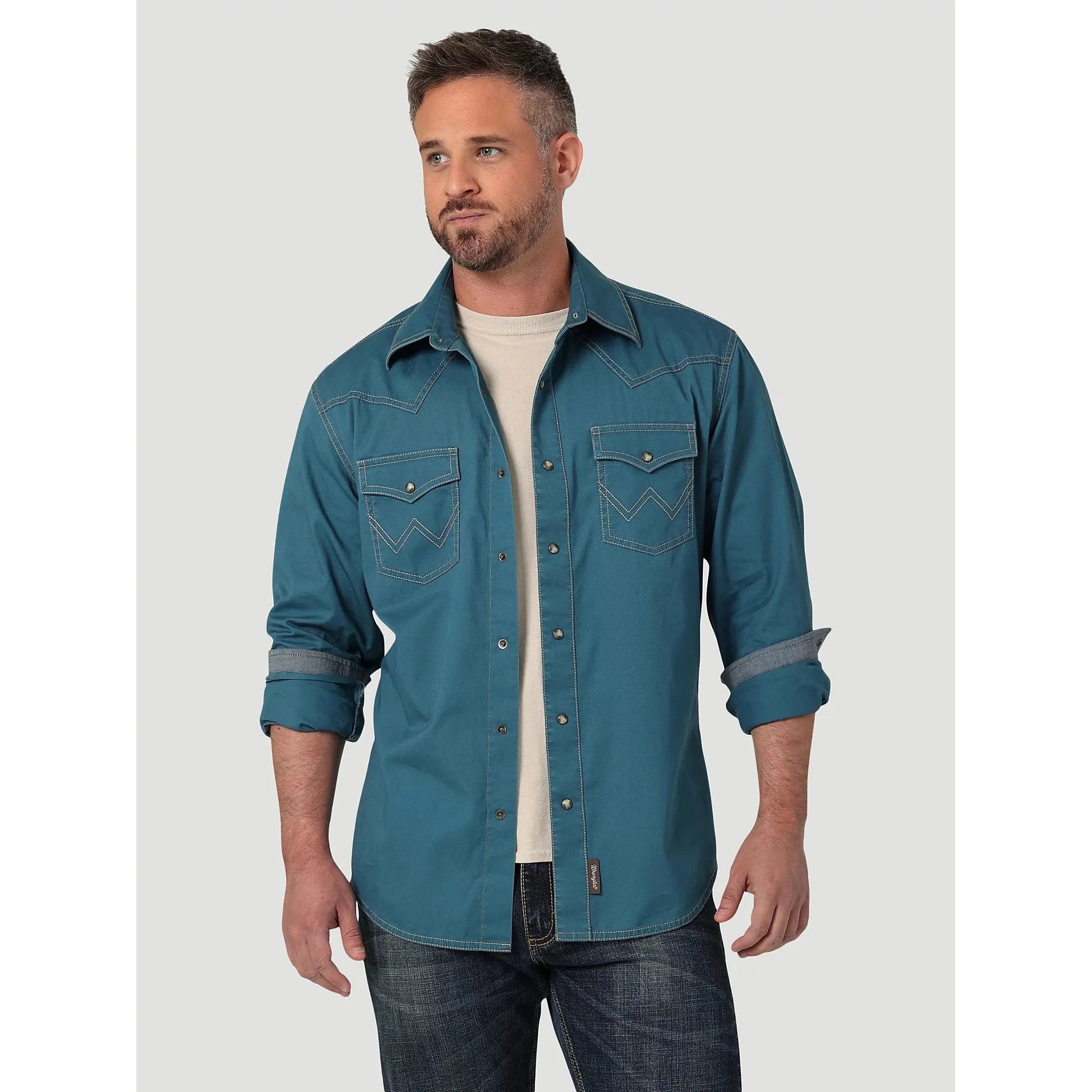 MEN'S WRANGLER RETRO® PREMIUM LONG SLEEVE SOLID SHIRT IN MALLARD BLU