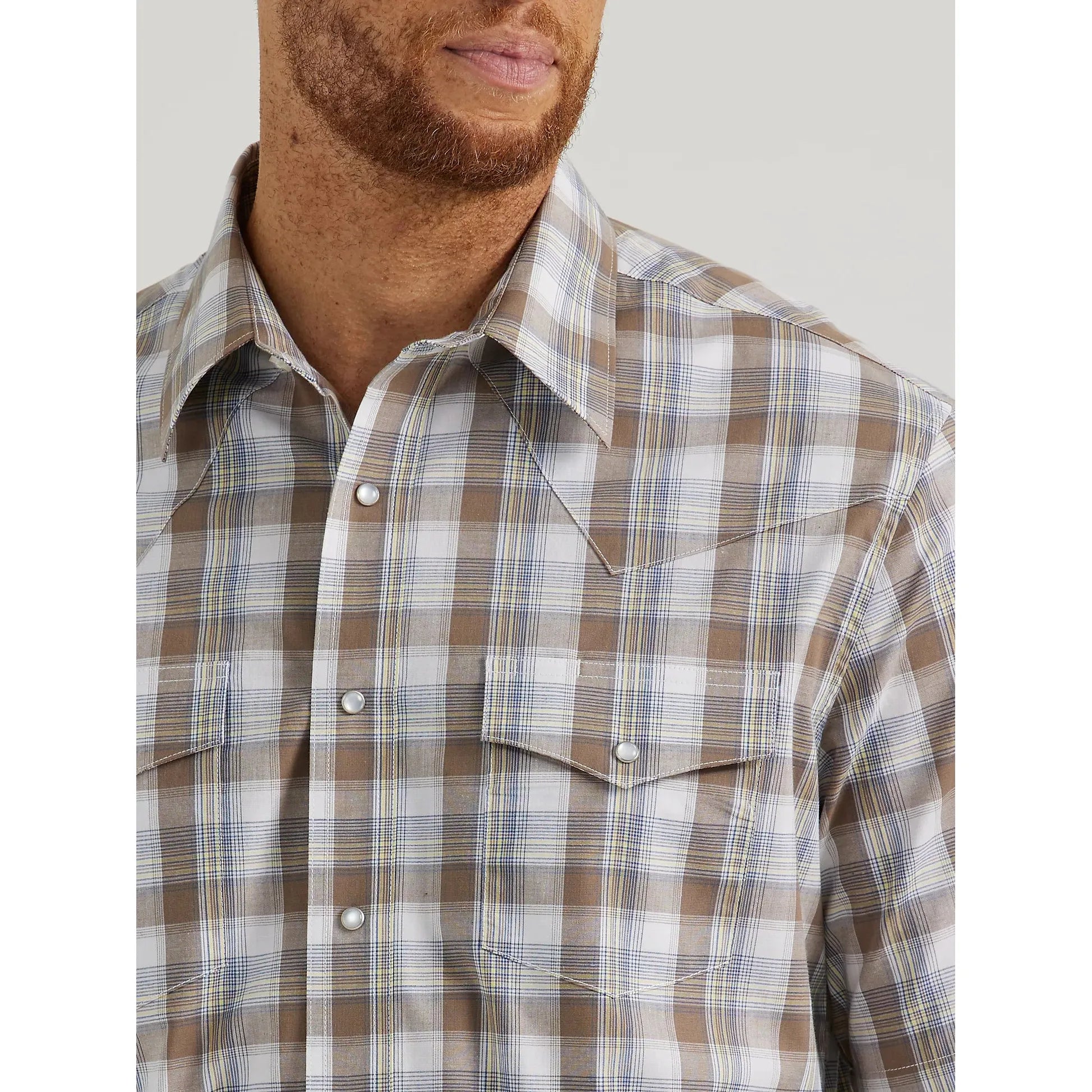 MEN'S WRANGLER® WRINKLE RESIST SHORT SLEEVE WESTERN SNAP PLAID SHIRT IN GREIGE