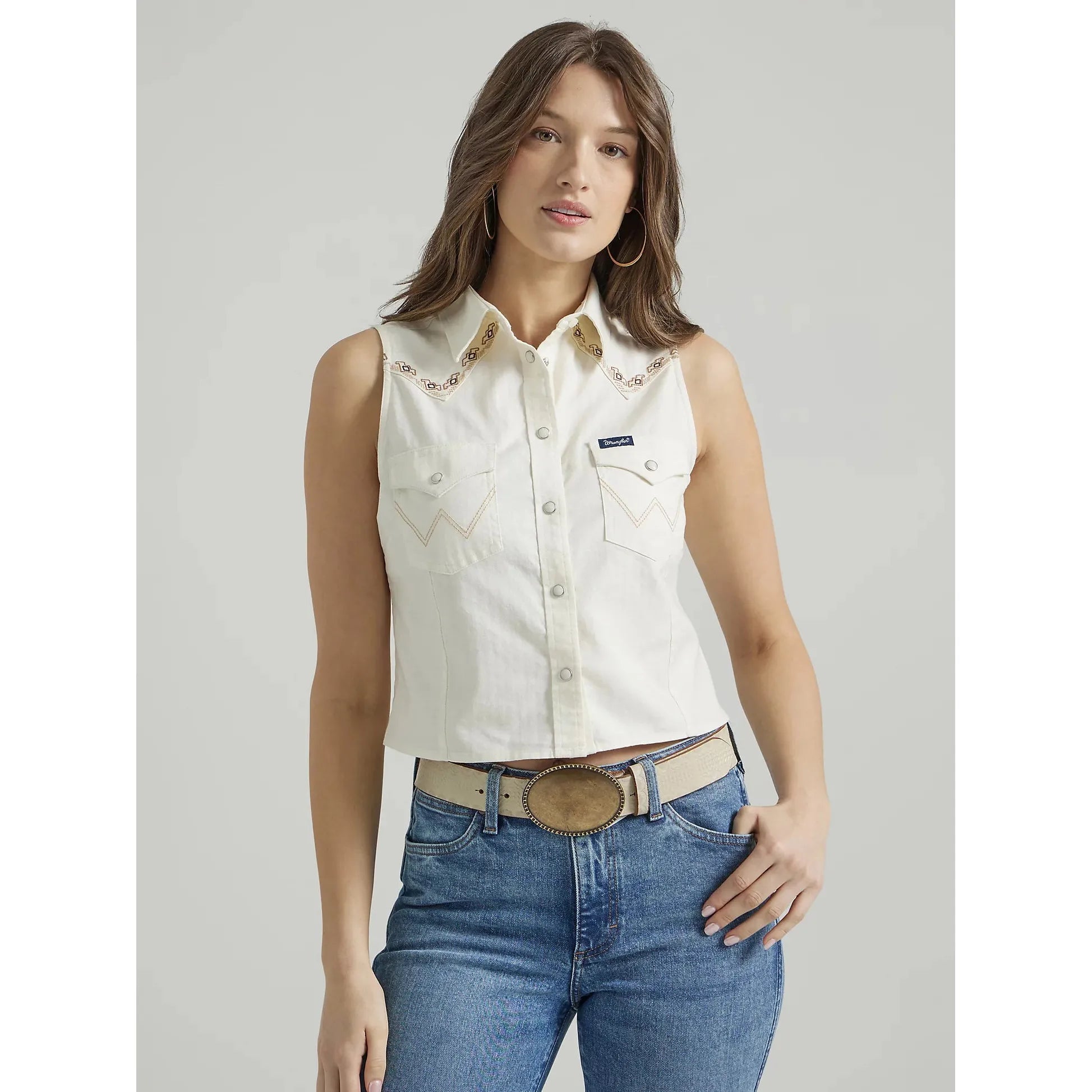 WRANGLER WOMEN'S EMBROIDERED WESTERN SNAP CROP TANK IN EGRET