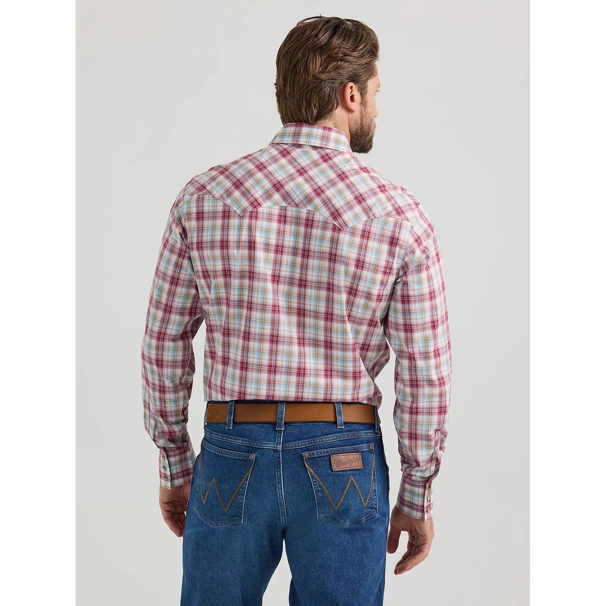 MEN'S WRANGLER RETRO® LONG SLEEVE SAWTOOTH SNAP POCKET WESTERN SHIRT IN CLEAN RED