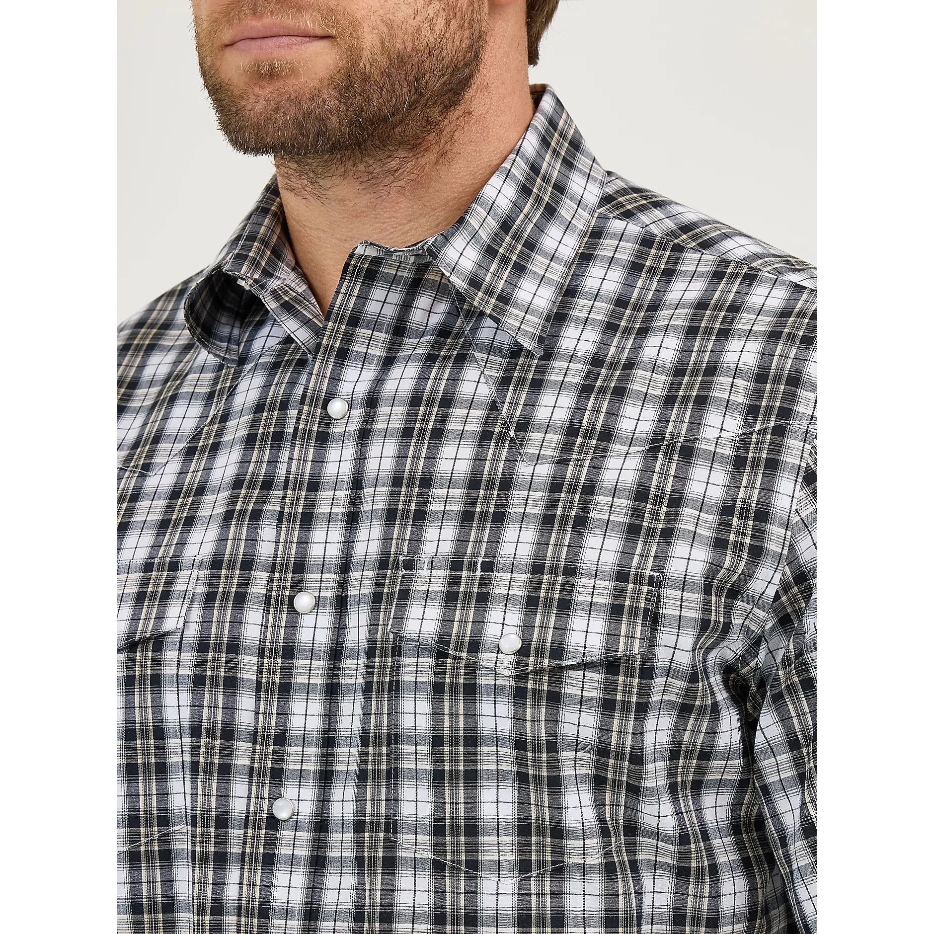 Men's Wrangler Wrinkle Resist Short Sleeve Western Snap Plaid Shirt-Onyx Black