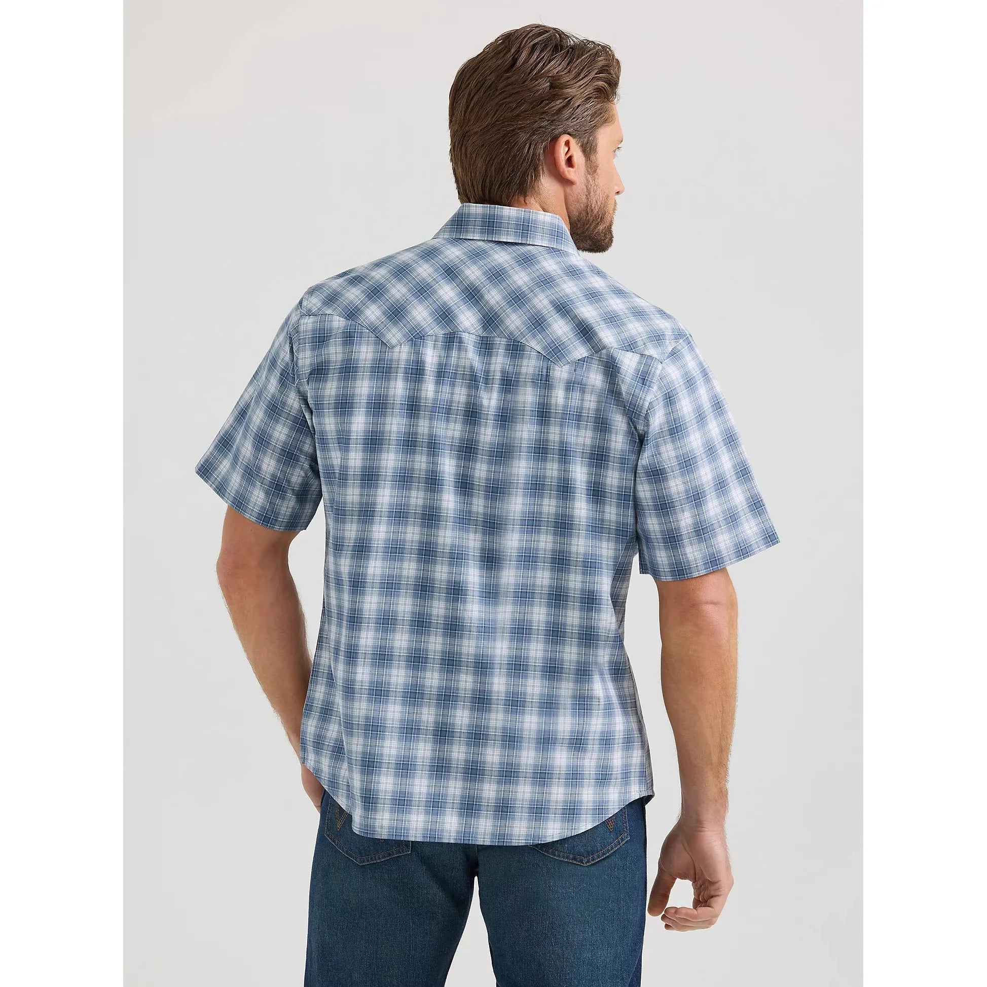 Men's Wrangler Retro Short Sleeve Sawtooth Pocket Western Snap Shirt-Blue Iris