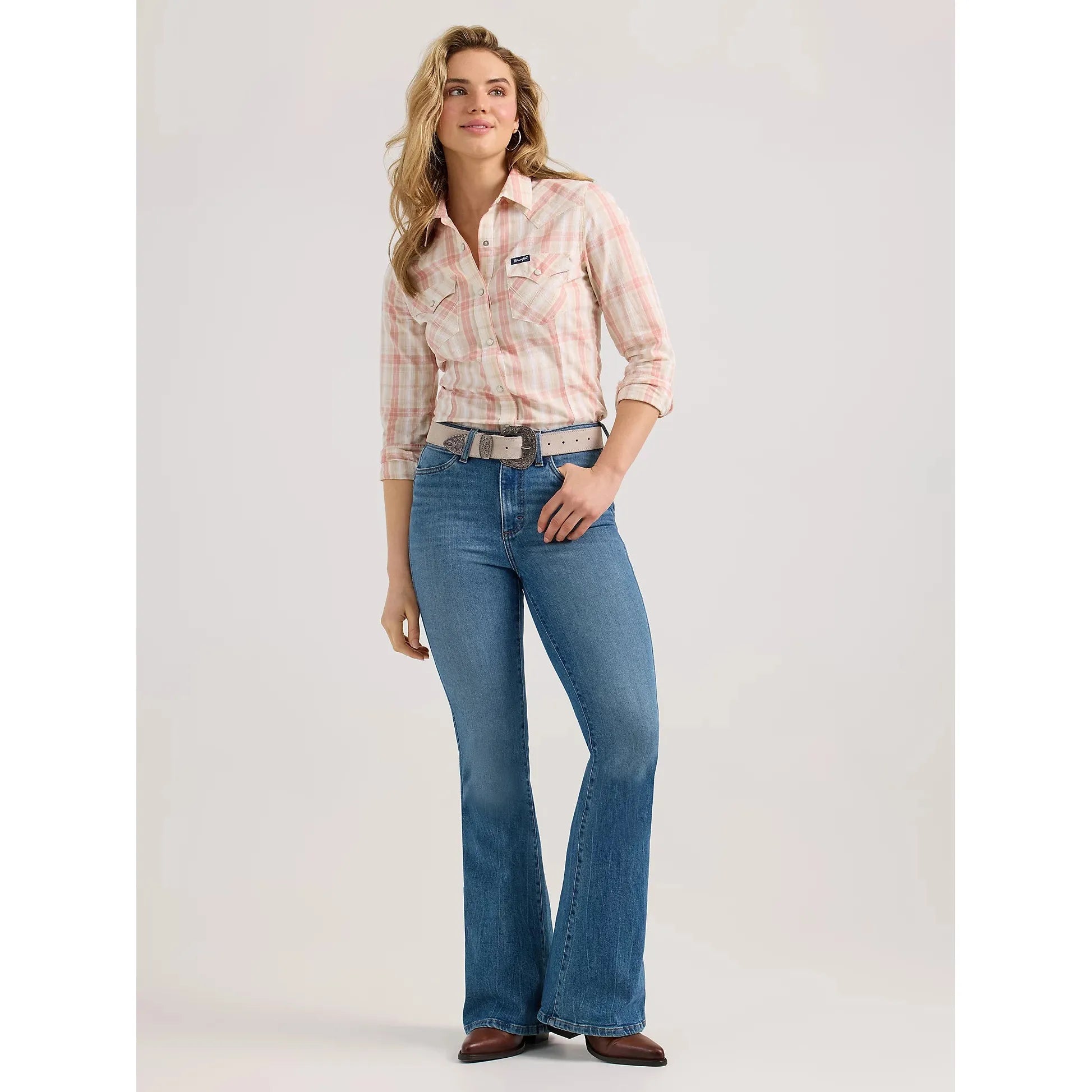 WOMEN'S WRANGLER PLAID SLIM WESTERN SNAP SHIRT-ROSY