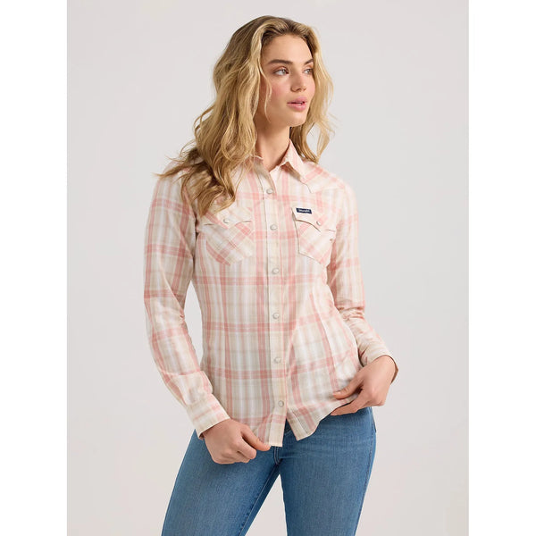 WOMEN'S WRANGLER PLAID SLIM WESTERN SNAP SHIRT-ROSY