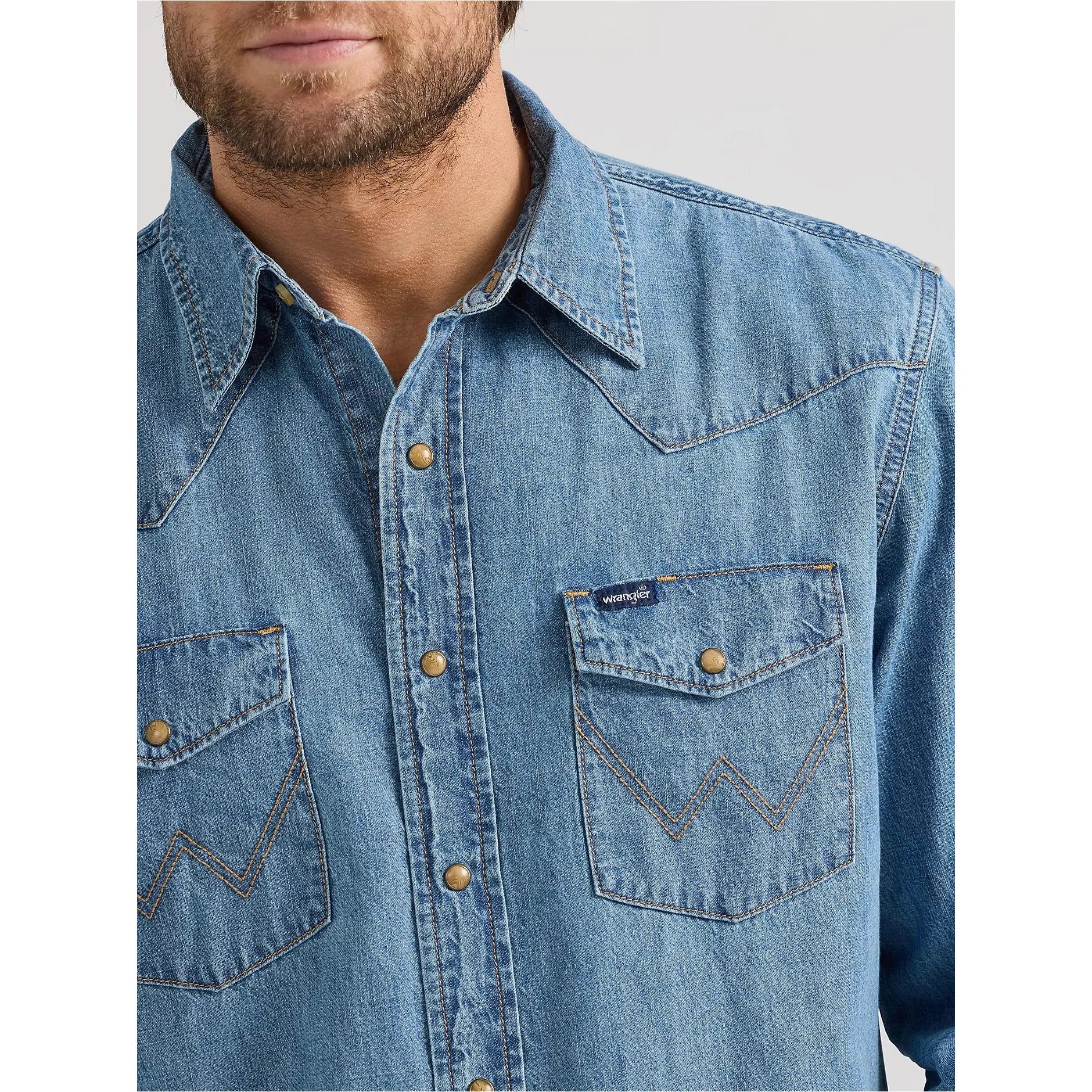 MEN'S WRANGLER® CLASSIC DENIM WESTERN SNAP SHIRT-LIGHT WASH