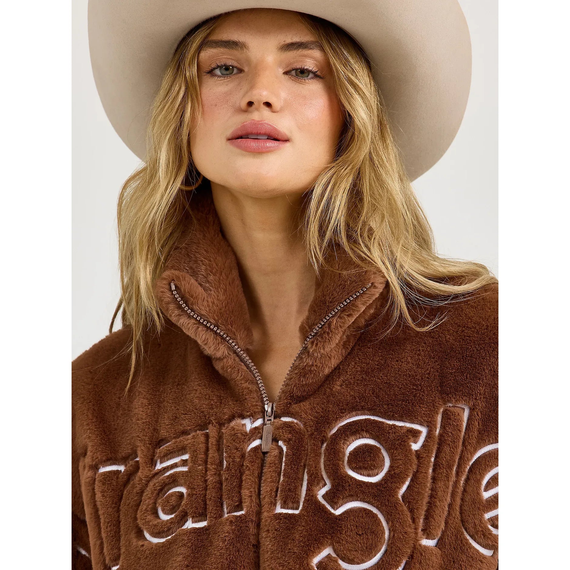 Women's Wrangler Logo Fuzzy Zip Jacket-Teddy Brown