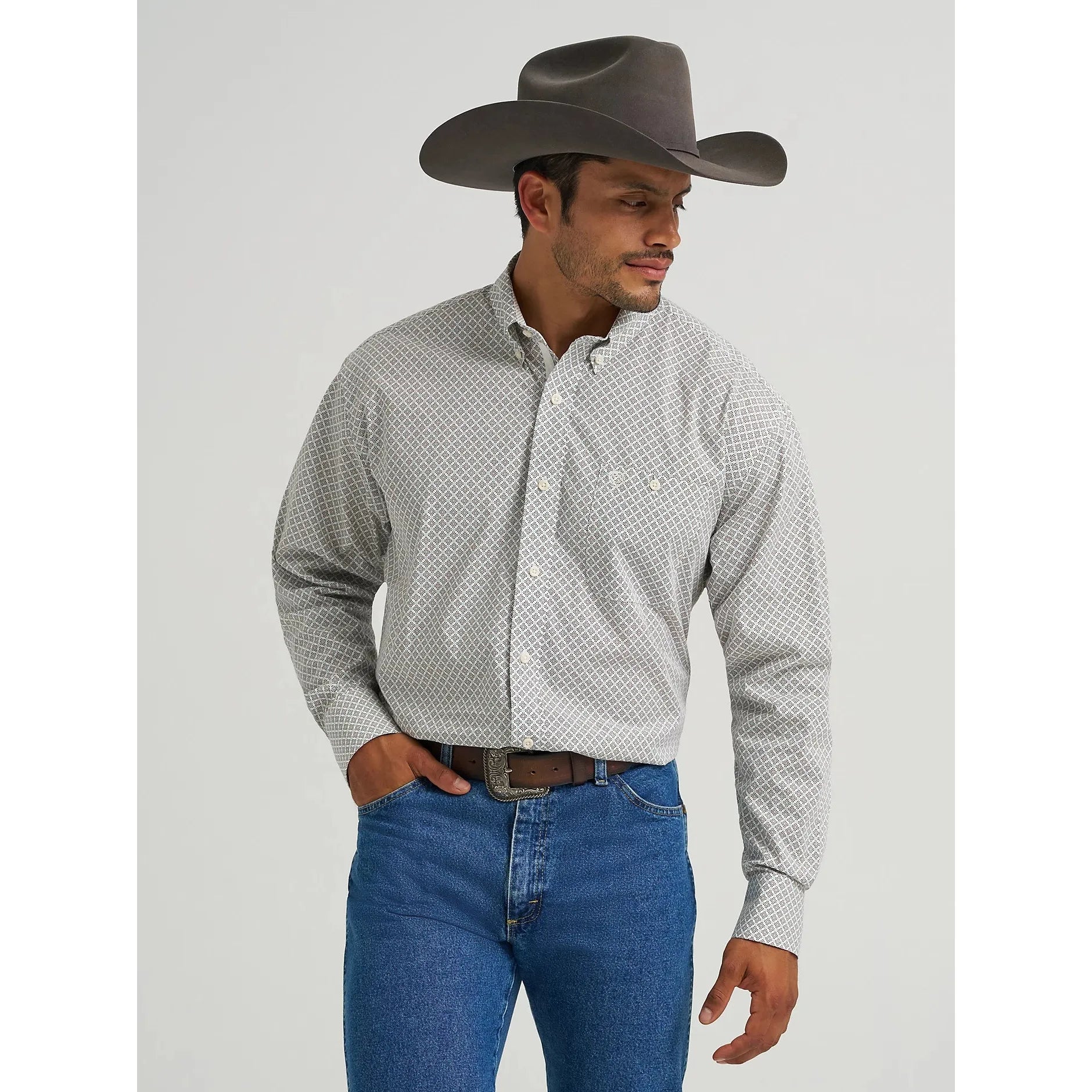Men's Wrangler® George Strait™ Long Sleeve Button Down One Pocket Shirt in Coffee Net
