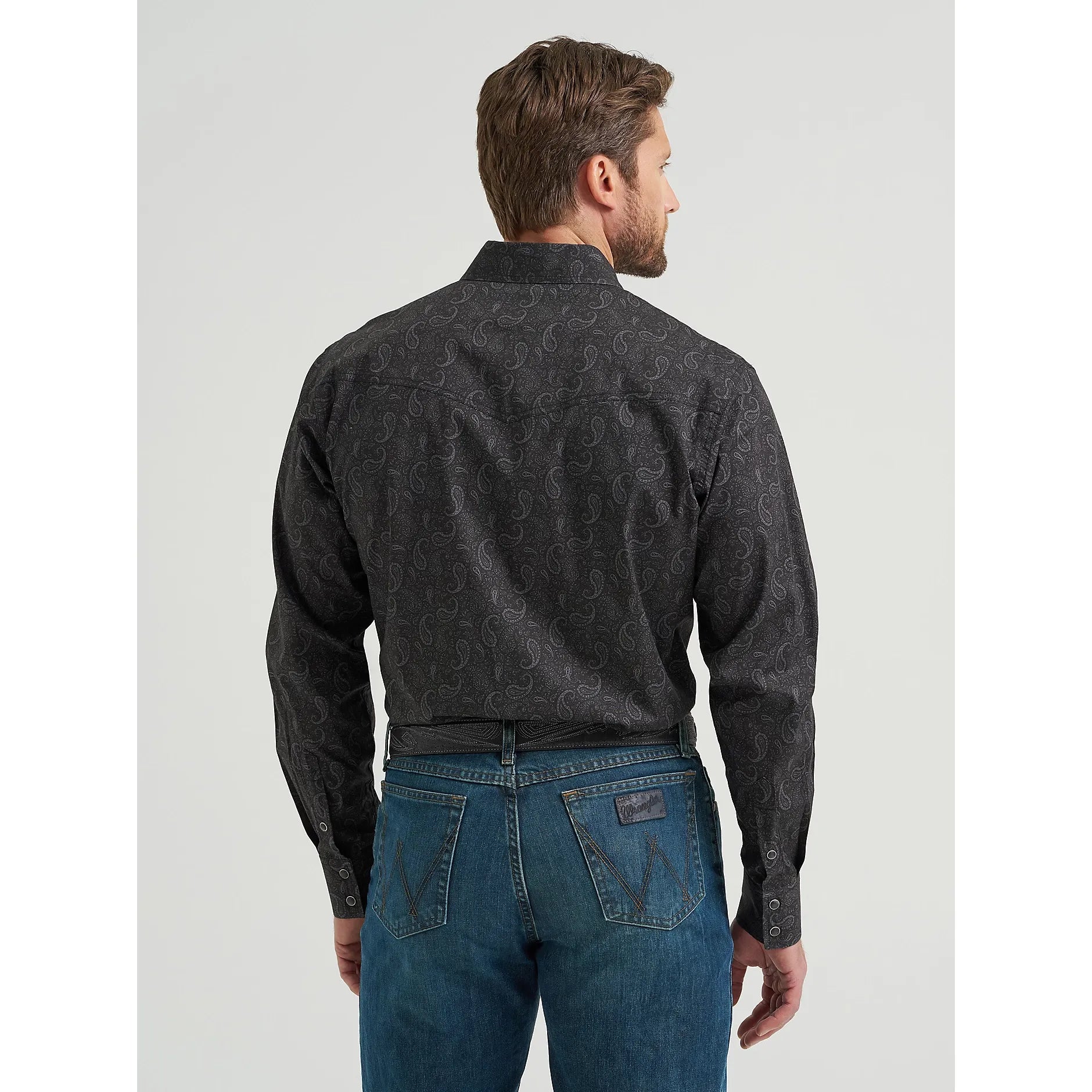 Men's Wrangler 20X Competition Advanced Comfort Long Sleeve Two Pocket Western Snap Shirt-Black Paisley