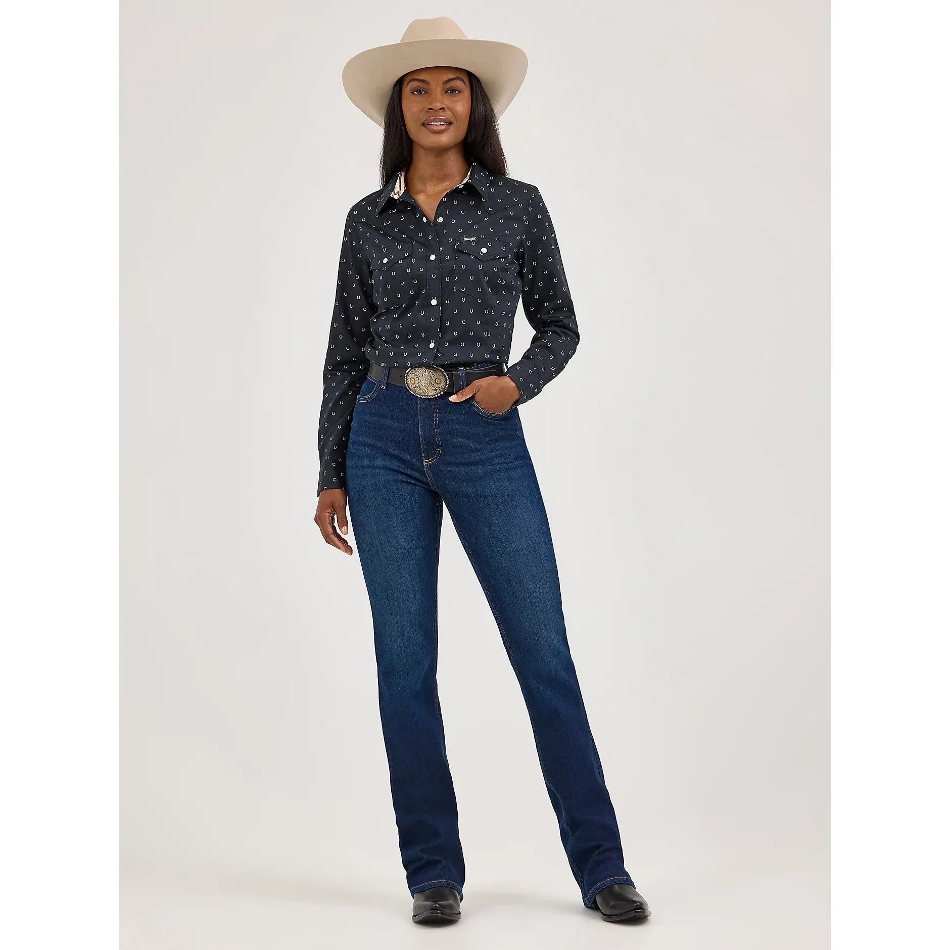Women's Wrangler All Occasion Western Snap Shirt-Horseshoe Black