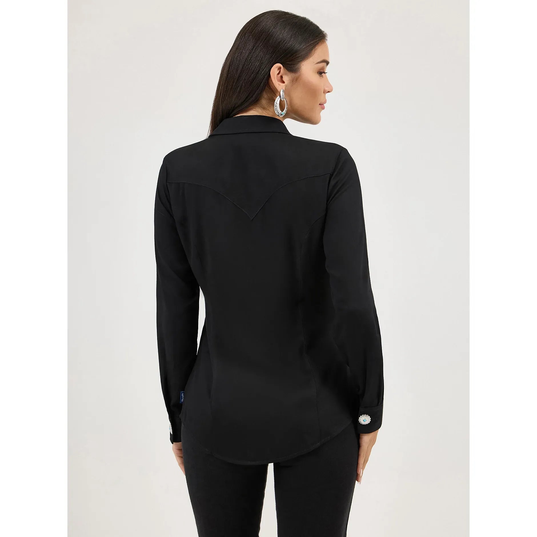 Women's Wrangler Slim Concho Button Shirt-Black - CWesternwear