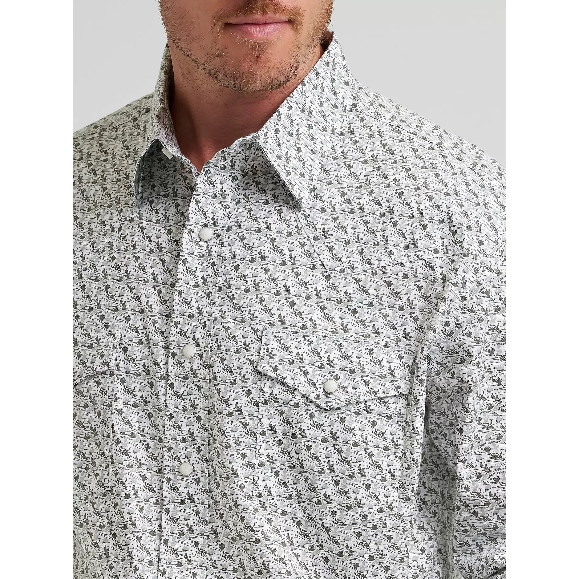 Men's Wrangler 20X Competition Advanced Comfort Long Sleeve Two Pocket Western Snap Shirt-Olive Cacti