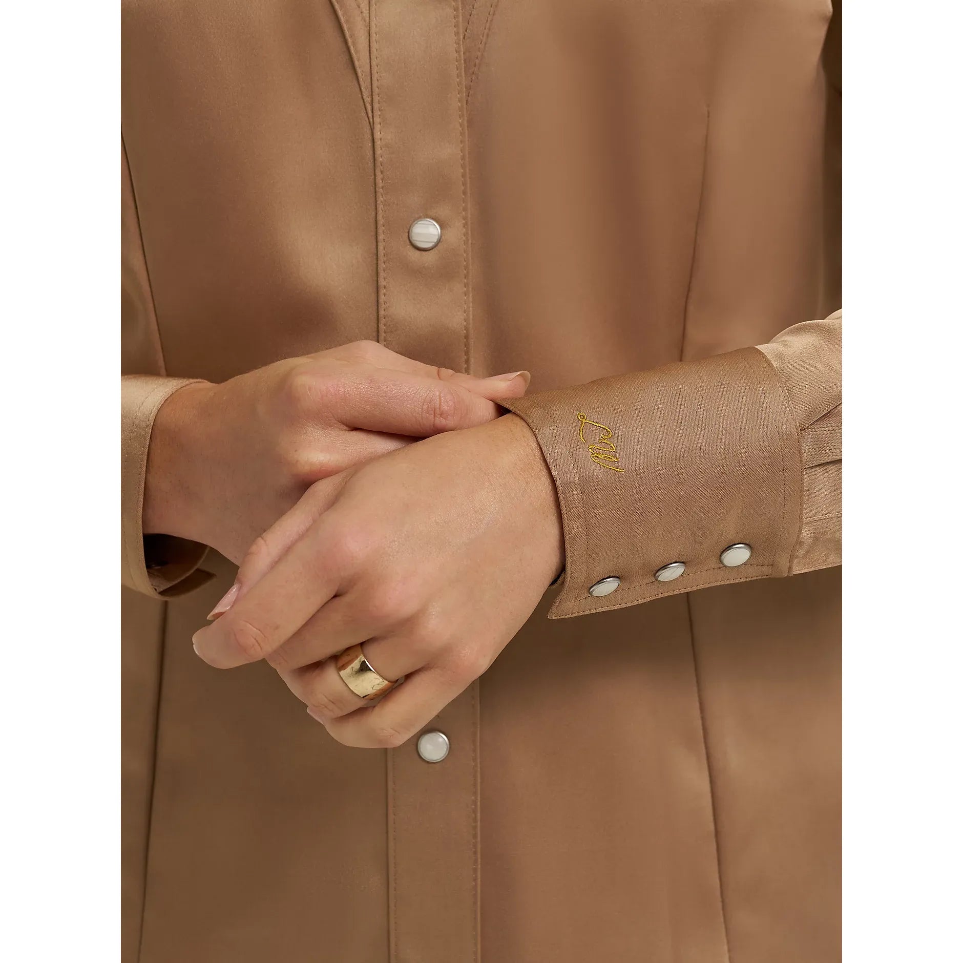 Women's Wrangler x Lainey Wilson Glam Satin Western Snap Shirt-Gold