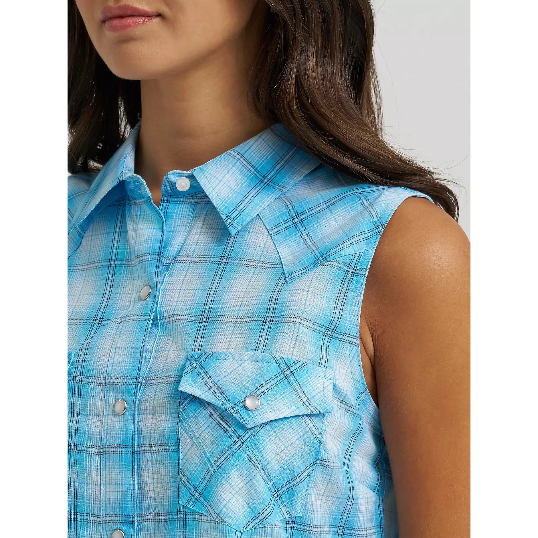 Women's Wrangler Essential Sleeveless Plaid Western Snap Shirt-Pool Blue - CWesternwear