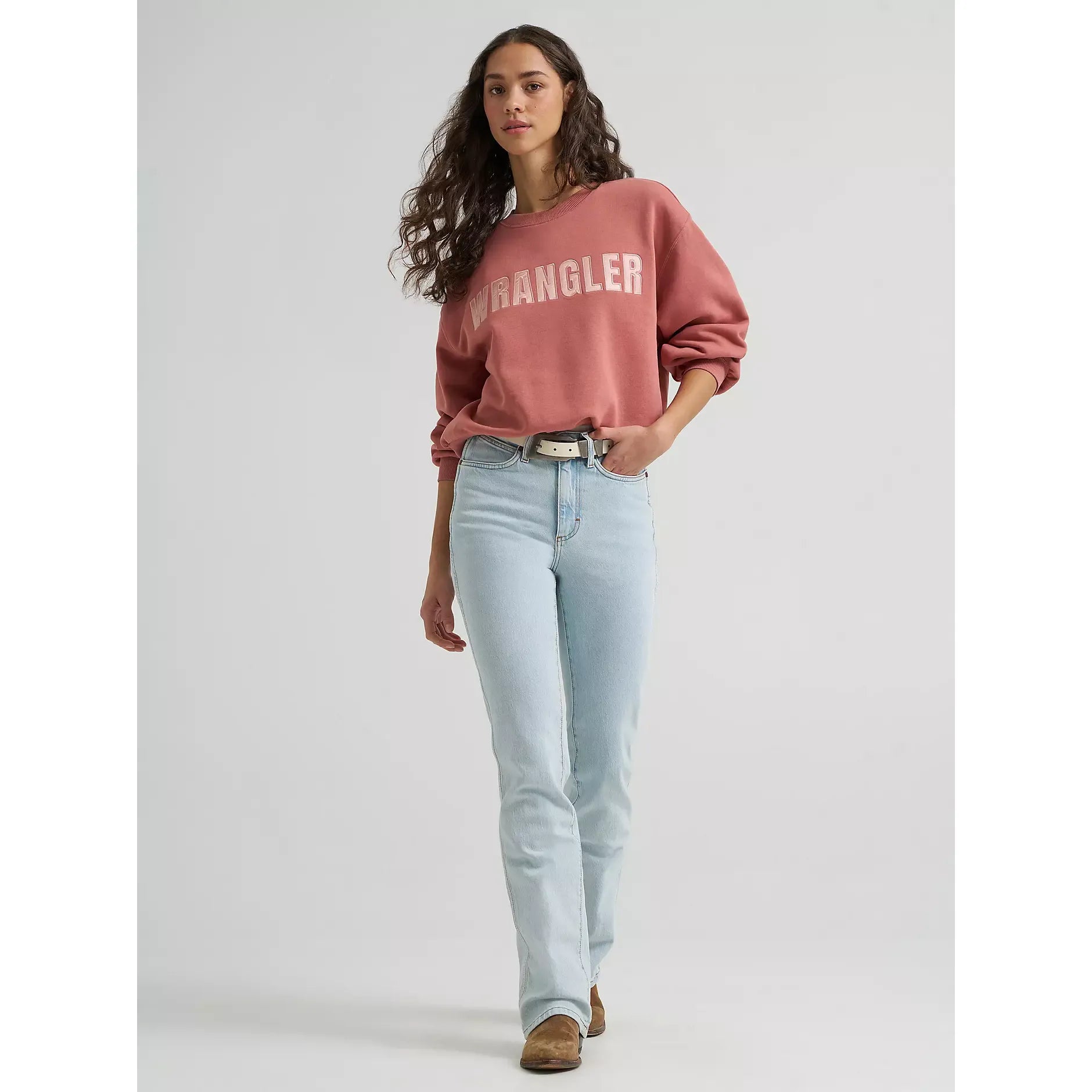 Women's Wrangler Logo Canyon Crew Pullover-Withered Rose - CWesternwear
