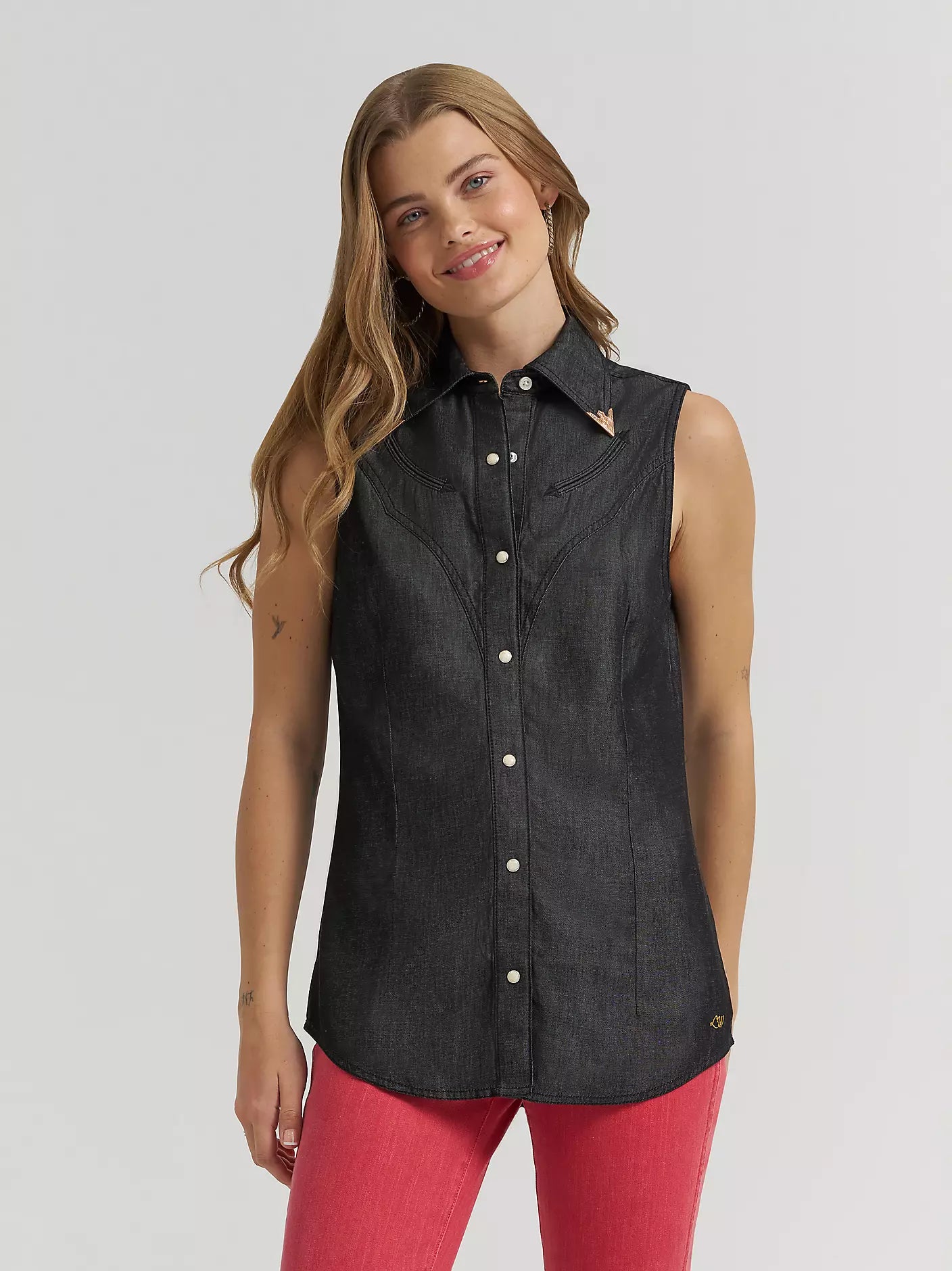 Women's Wrangler Lainey Wilson x Wrangler Black Denim Sleeveless Shirt