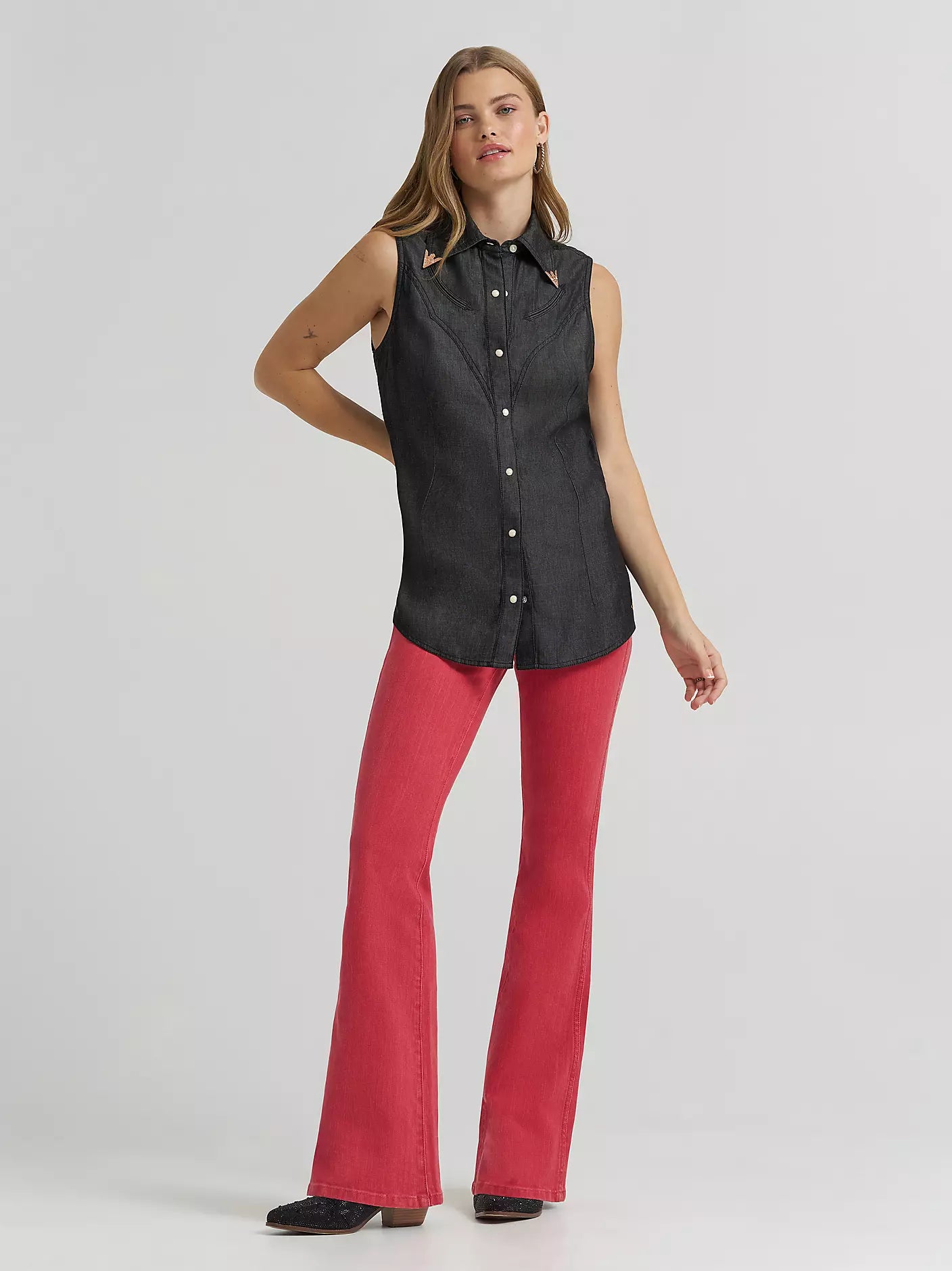 Women's Wrangler Lainey Wilson x Wrangler Black Denim Sleeveless Shirt