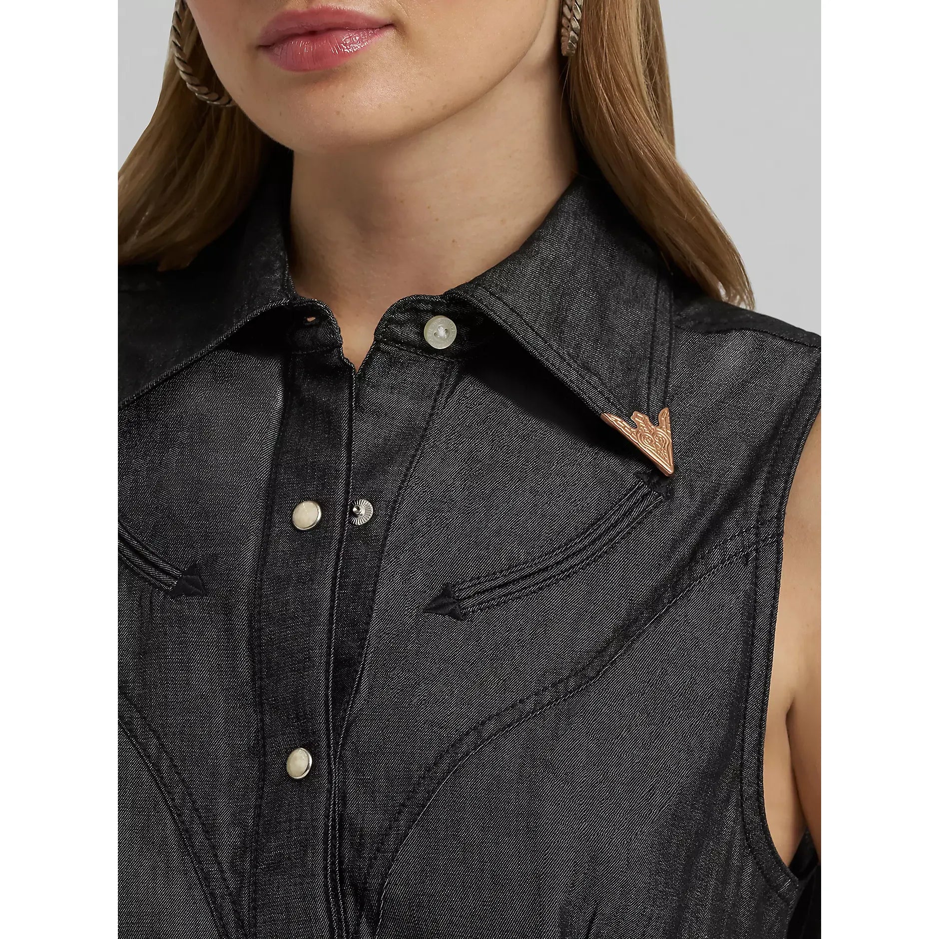 Women's Wrangler Lainey Wilson x Wrangler Black Denim Sleeveless Shirt - CWesternwear