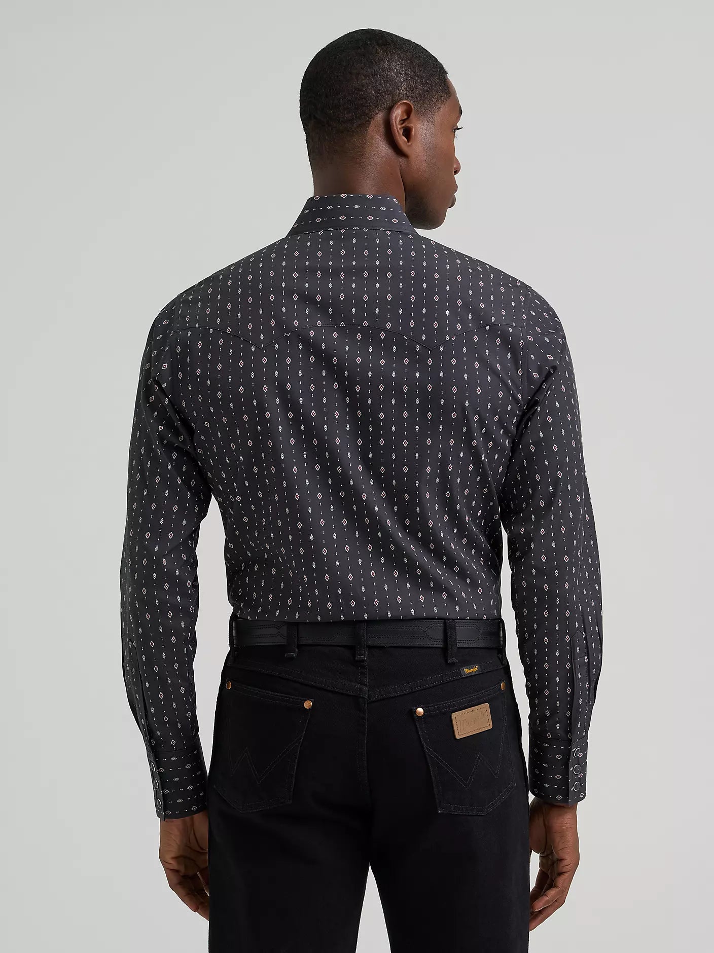 Men's Wrangler Retro® Long Sleeve Sawtooth Snap Pocket Western Shirt-Obsidian Chain