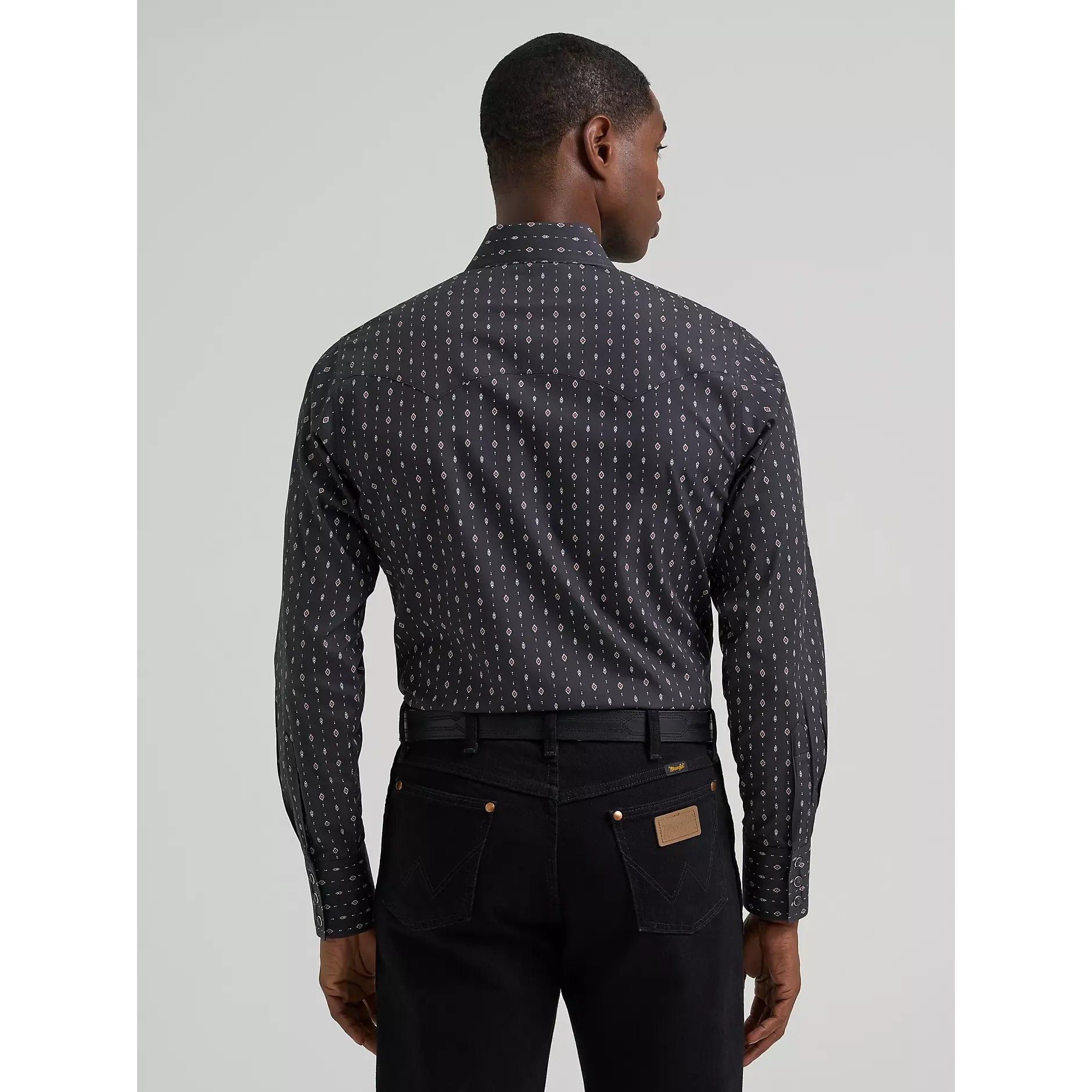 Men's Wrangler Retro® Long Sleeve Sawtooth Snap Pocket Western Shirt-Obsidian Chain - CWesternwear