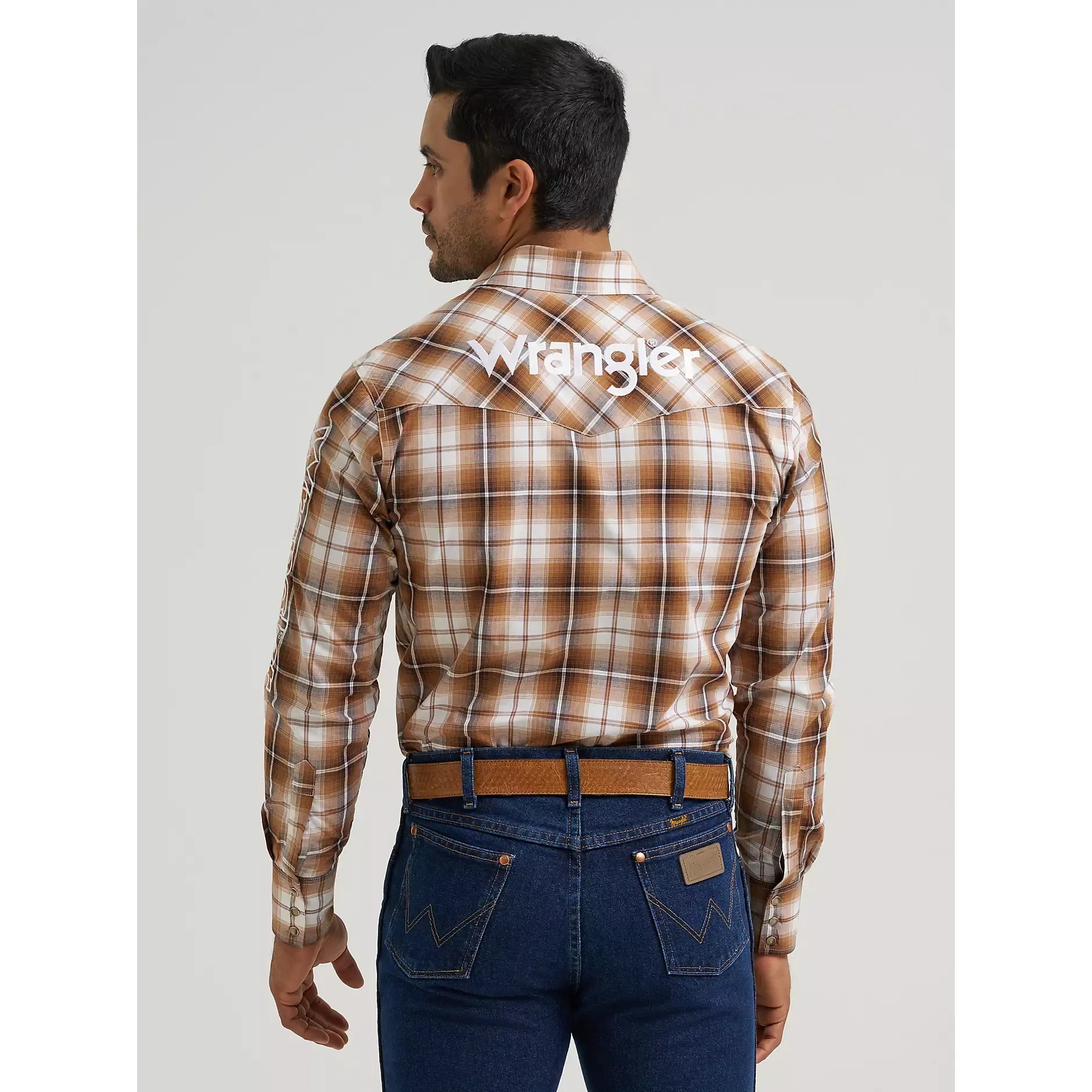 Men's Wrangler Logo Long Sleeve Western Snap Shirt-Sand