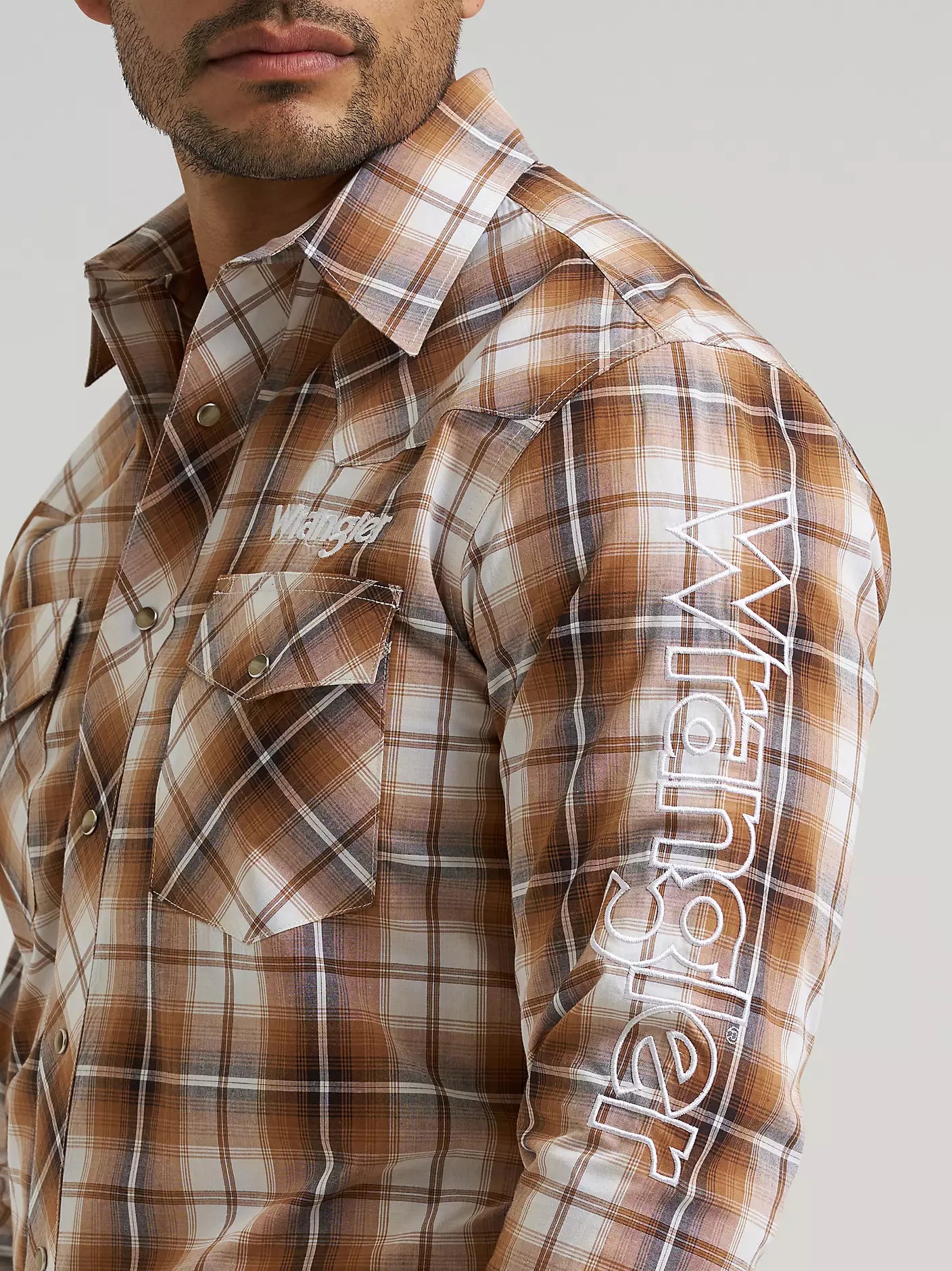 Men's Wrangler Logo Long Sleeve Western Snap Shirt-Sand