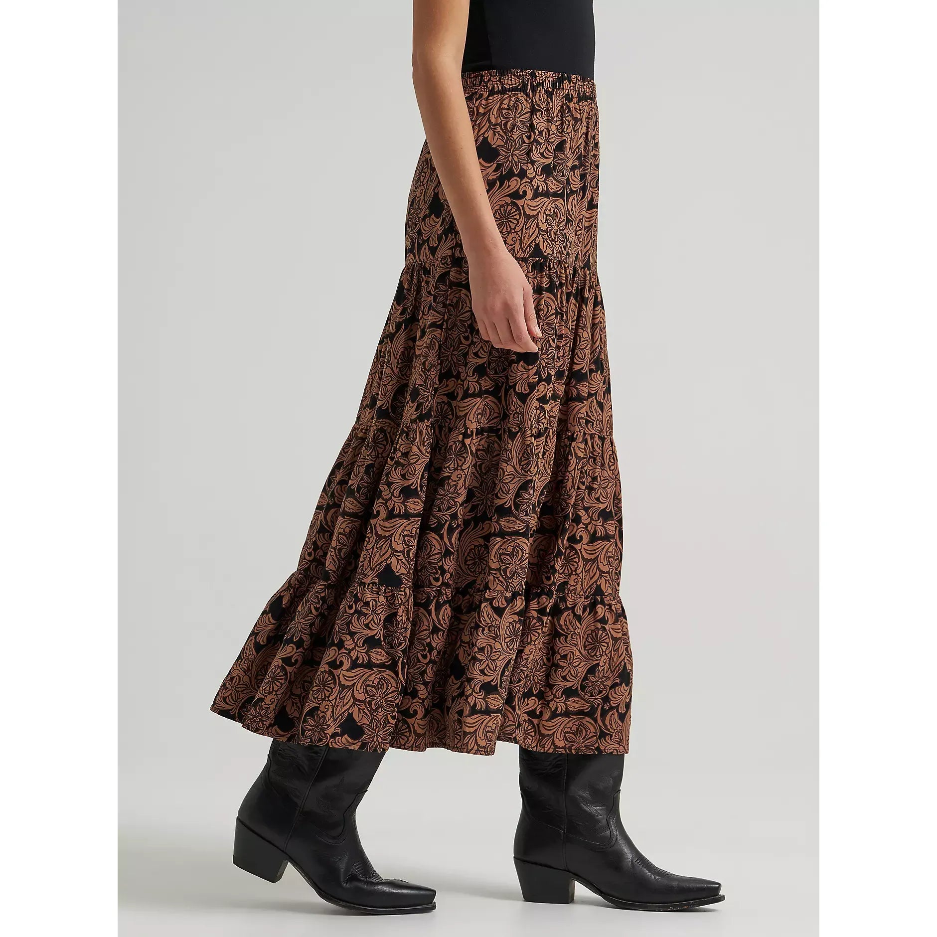 Women's Wrangler Printed Tiered Maxi Skirt-Black - CWesternwear