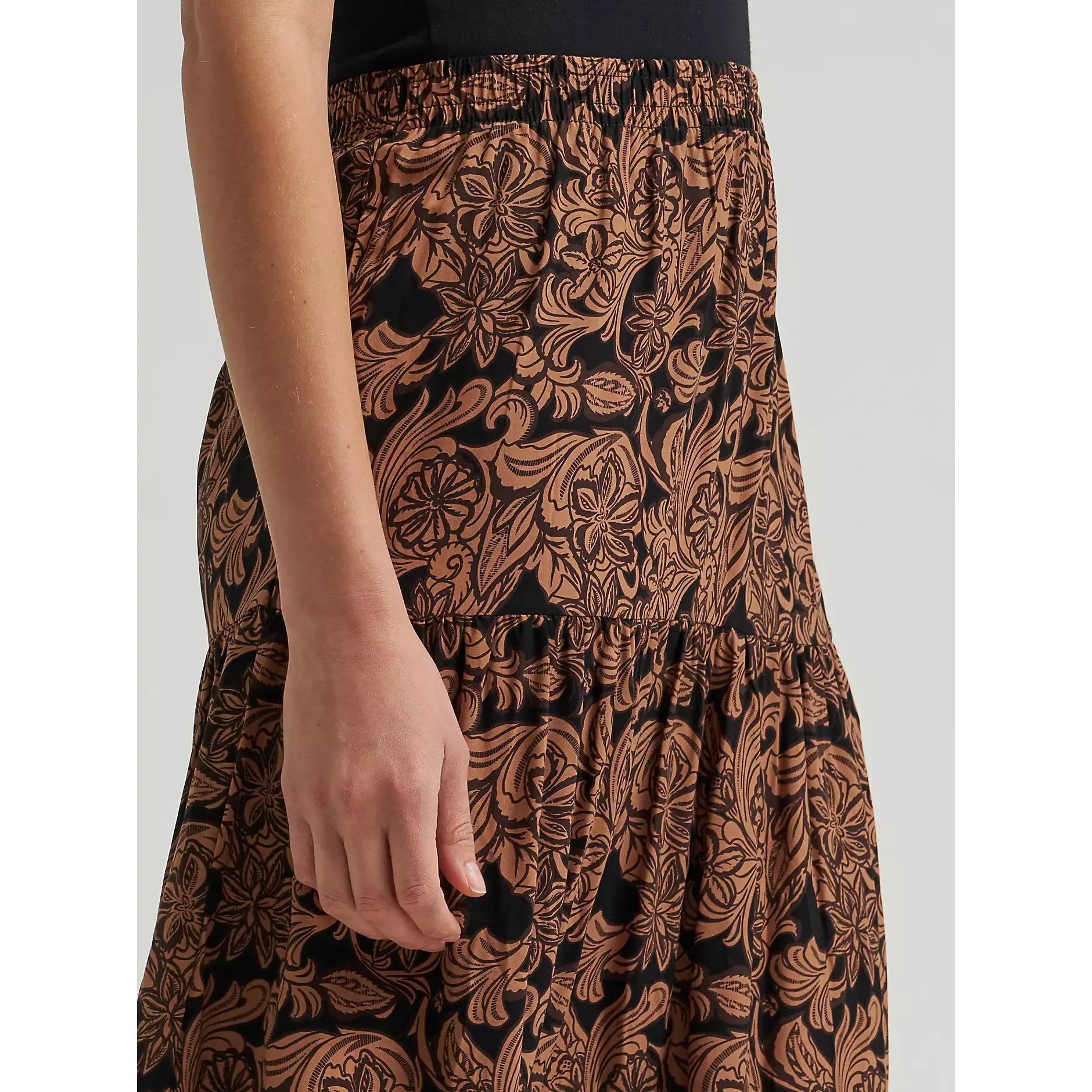 Women's Wrangler Printed Tiered Maxi Skirt-Black - CWesternwear