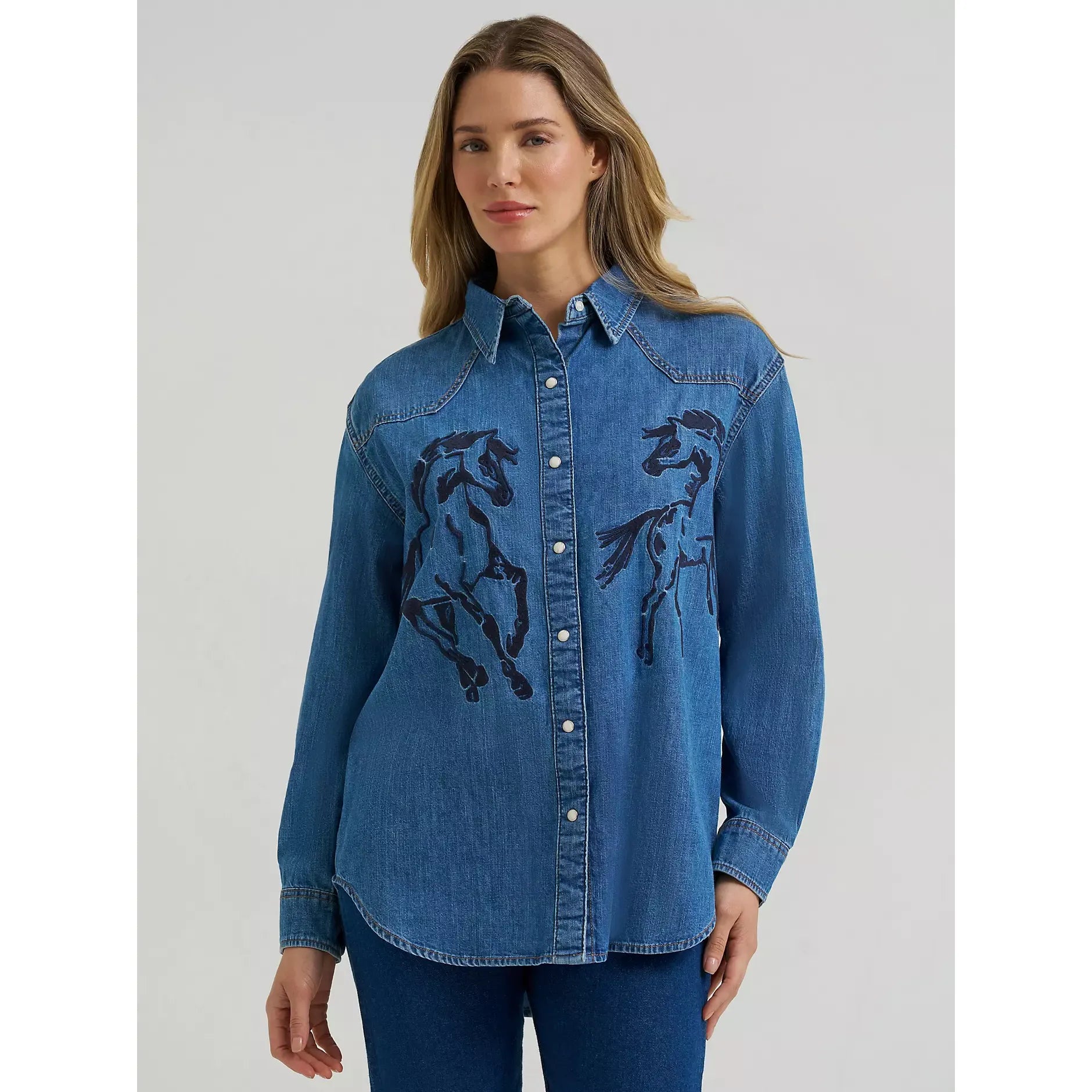 Women's Wrangler Horses Boyfriend Western Snap Shirt-Denim