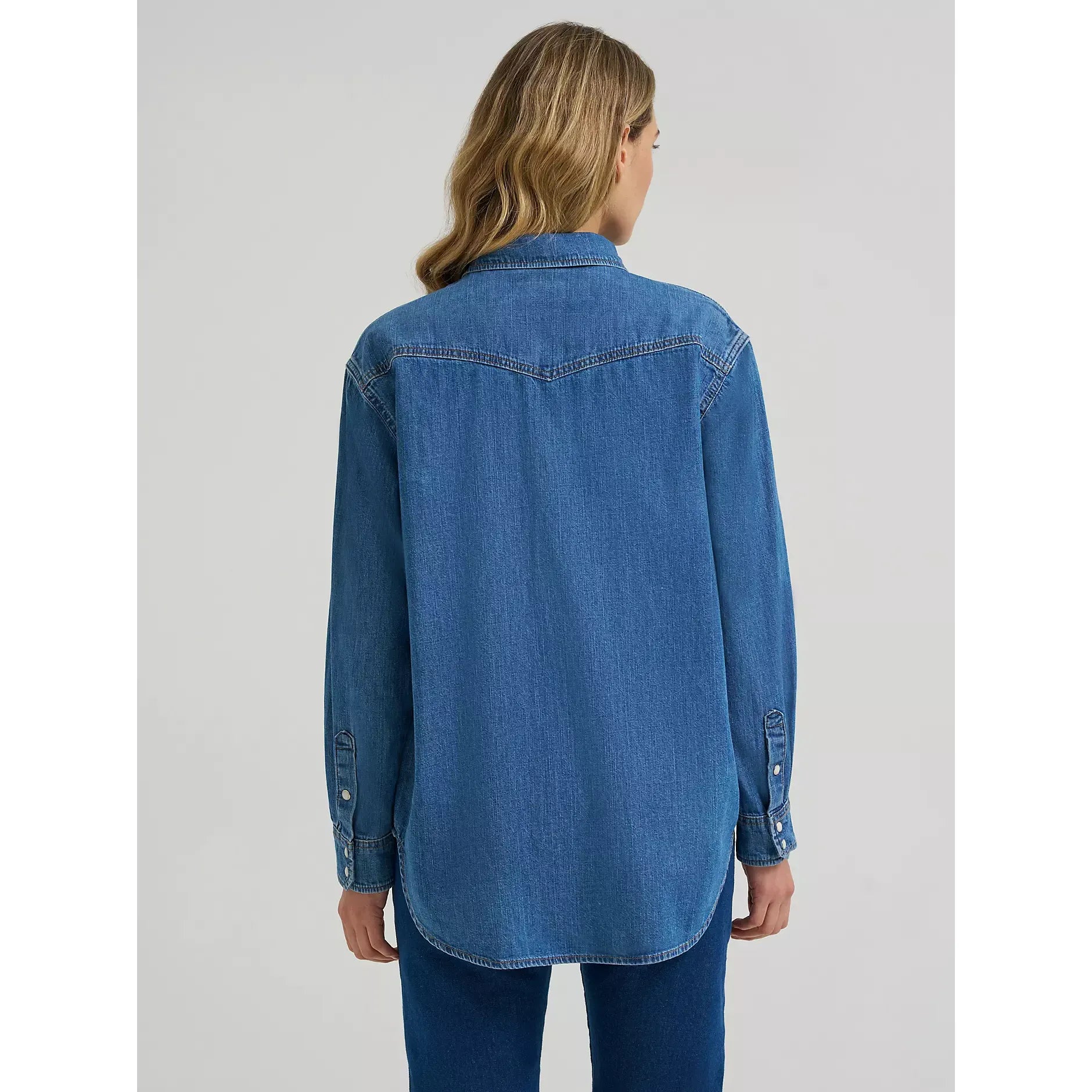 Women's Wrangler Horses Boyfriend Western Snap Shirt-Denim