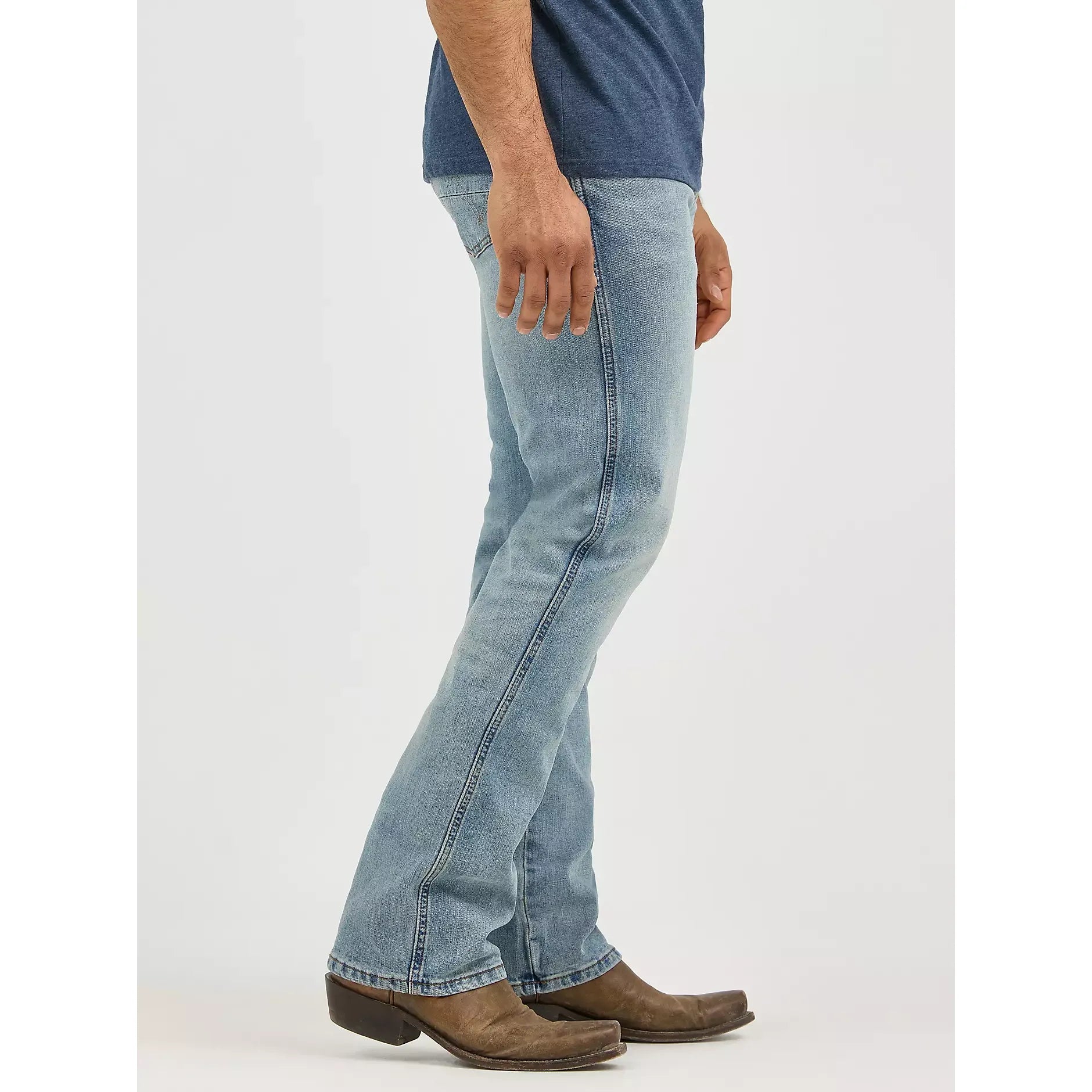 MEN'S WRANGLER RETRO® SLIM FIT STRAIGHT LEG JEAN IN BR Wash