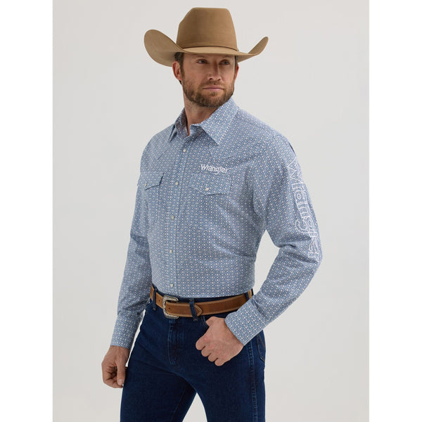 MEN'S WRANGLER LOGO LONG SLEEVE WESTERN SNAP SHIRT IN WHITE/BLUE