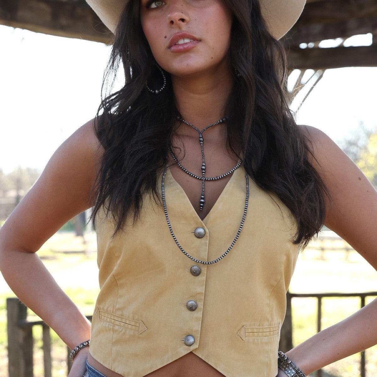Women's Cruel Denim Cotton Twill Cropped Vest-Gold - CWesternwear
