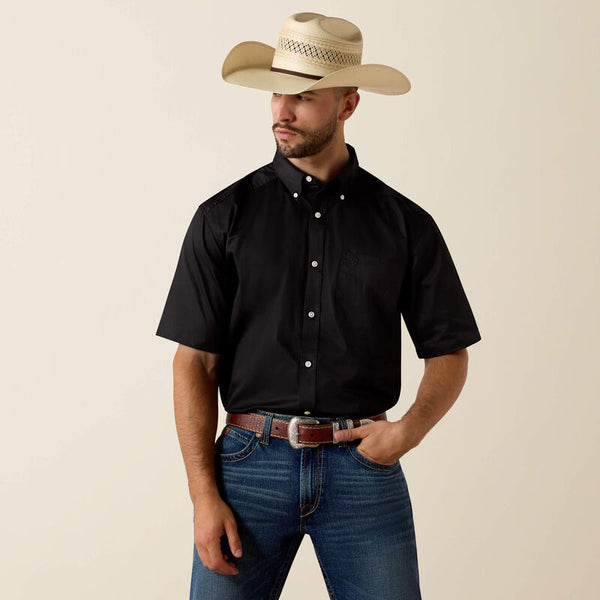 Men's Ariat Lightweight Twill Classic Fit Short Sleeve Shirt-Black