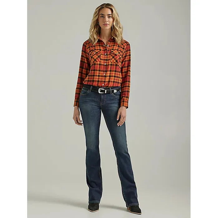 WOMEN'S ESSENTIAL LONG SLEEVE FLANNEL PLAID WESTERN SNAP SHIRT IN ADOBE