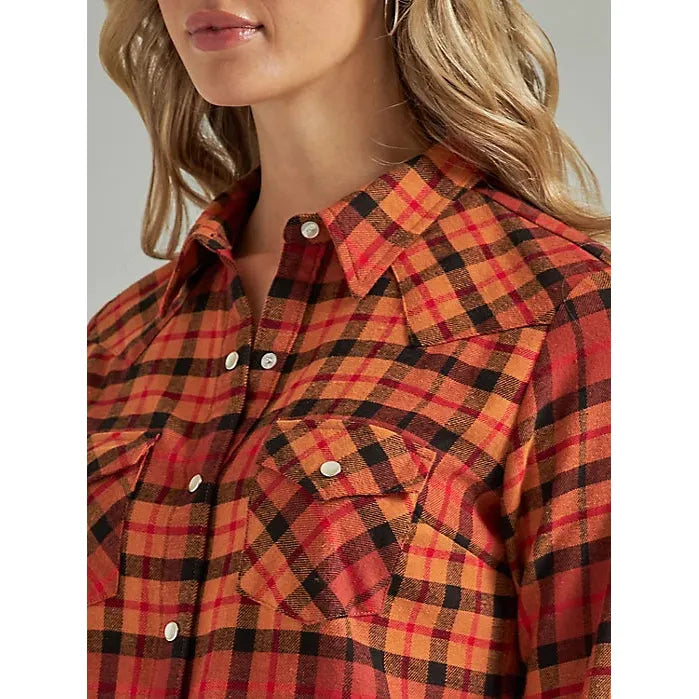 WOMEN'S ESSENTIAL LONG SLEEVE FLANNEL PLAID WESTERN SNAP SHIRT IN ADOBE