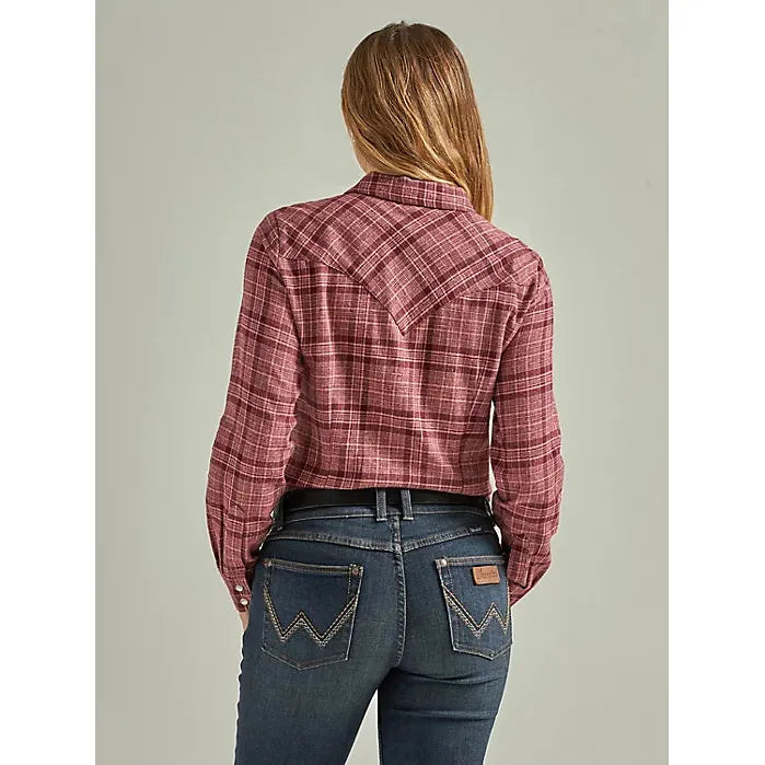 WOMEN'S ESSENTIAL LONG SLEEVE FLANNEL PLAID WESTERN SNAP SHIRT IN ASH ROSE