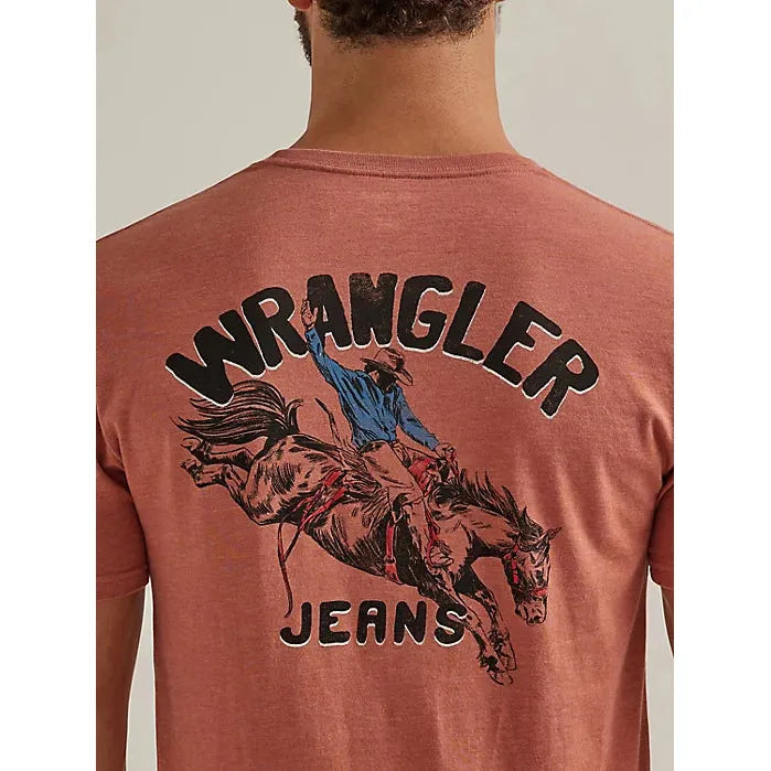 Men's  Wrangler BACK GRAPHIC T-SHIRT IN REDWOOD