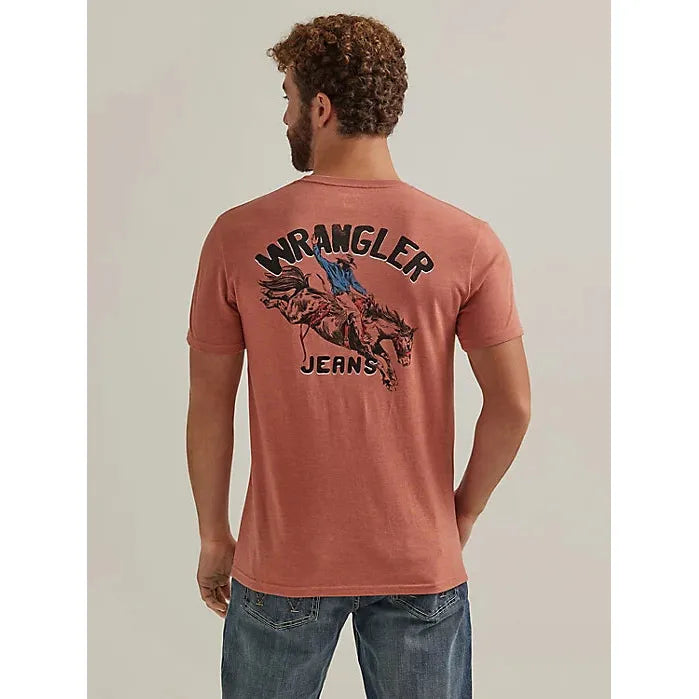 Men's  Wrangler BACK GRAPHIC T-SHIRT IN REDWOOD