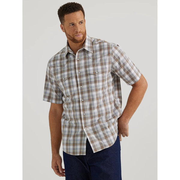 MEN'S WRANGLER® WRINKLE RESIST SHORT SLEEVE WESTERN SNAP PLAID SHIRT IN GREIGE
