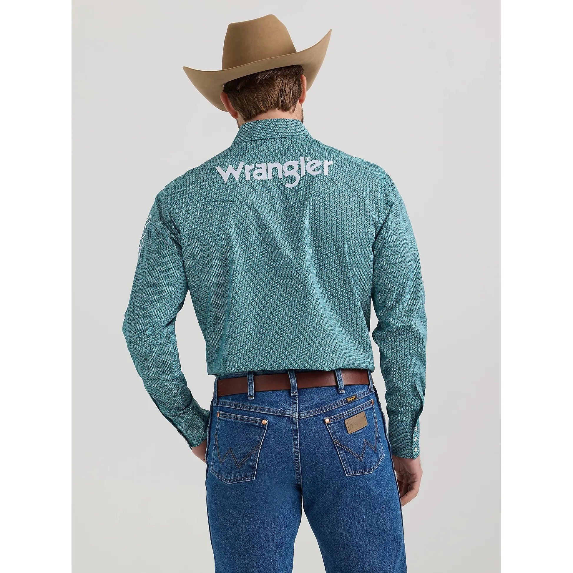 MEN'S WRANGLER LOGO LONG SLEEVE WESTERN SNAP SHIRT IN RICH TURQUOISE