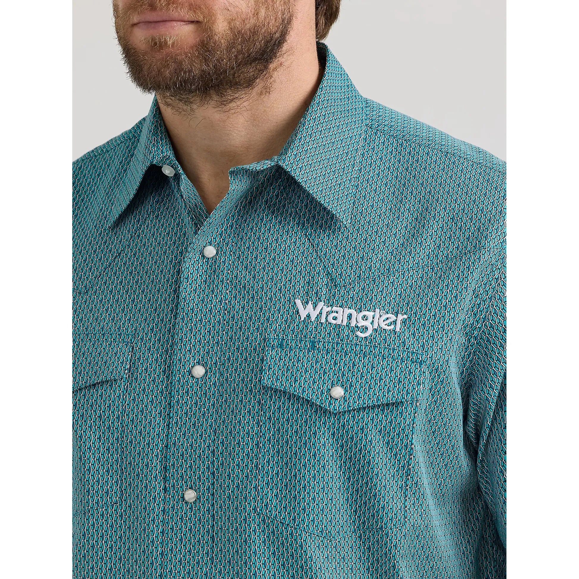 MEN'S WRANGLER LOGO LONG SLEEVE WESTERN SNAP SHIRT IN RICH TURQUOISE