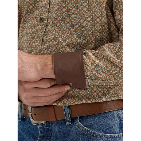 Men's Wrangler® George Strait™ Long Sleeve Button Down One Pocket Shirt in Brown Starburst