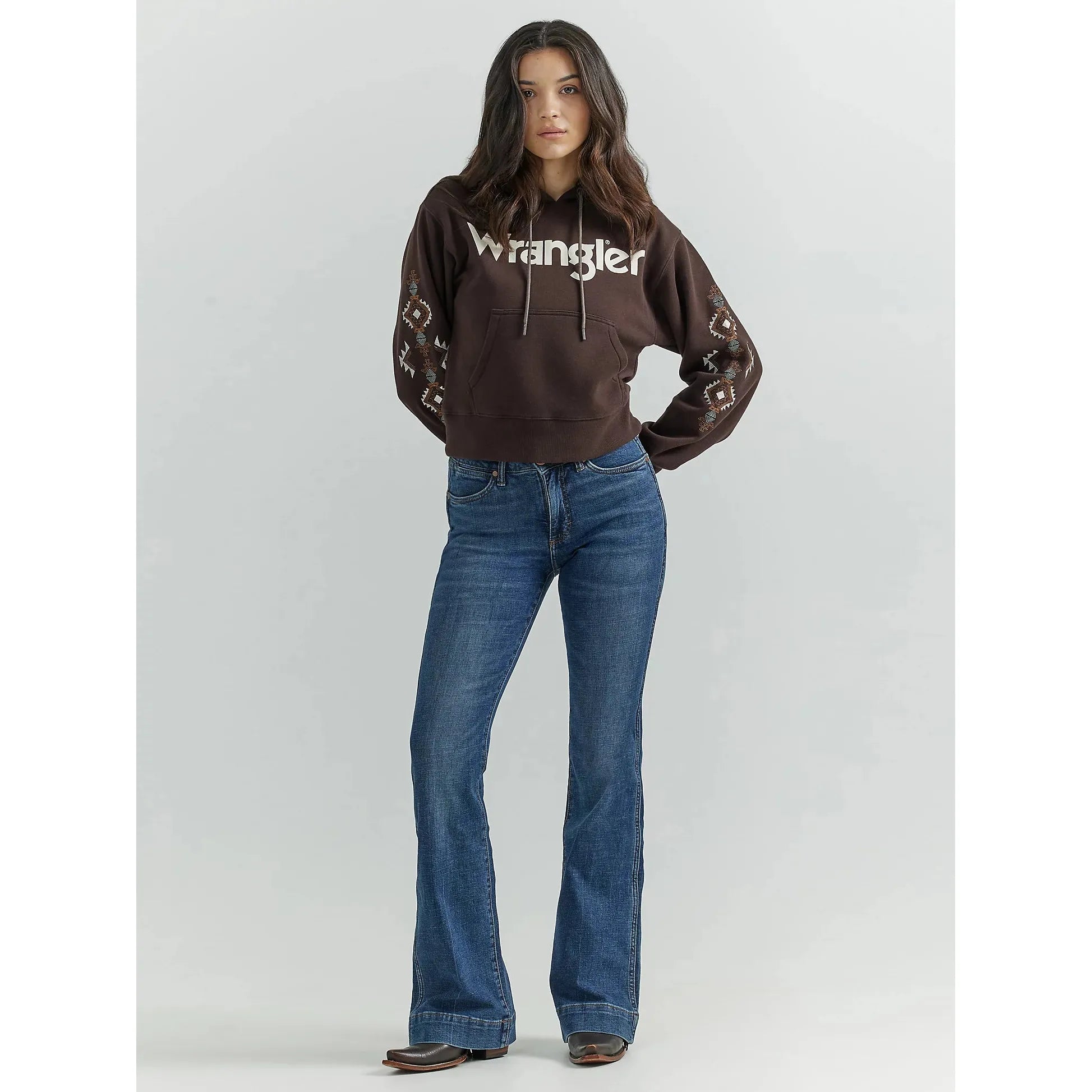 Women's Wrangler Logo Southwestern Embroidered Pullover Hoodie in Chocolate Brown