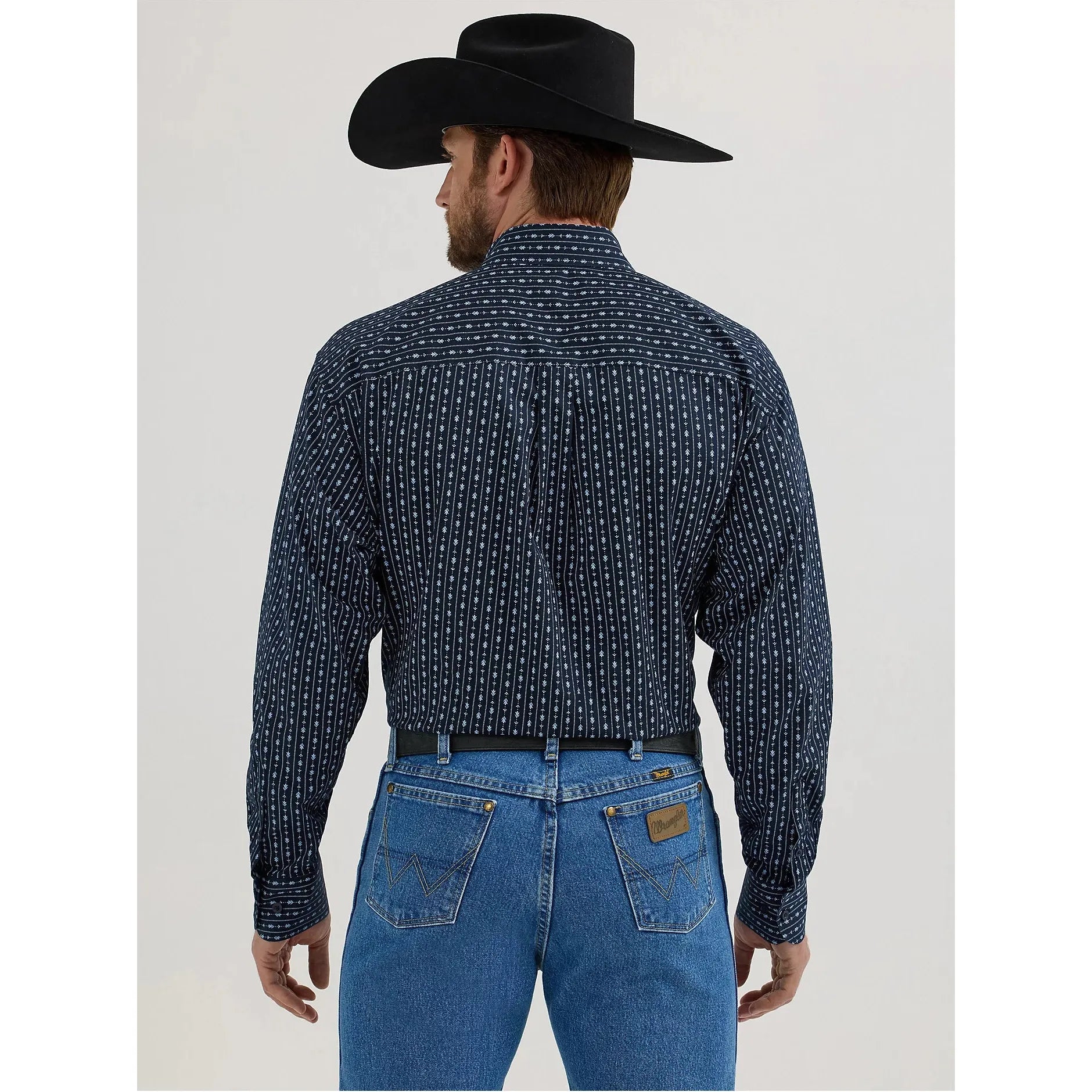 Men's Wrangler® George Strait™ Long Sleeve Button Down One Pocket Shirt in Navy Arrowhead