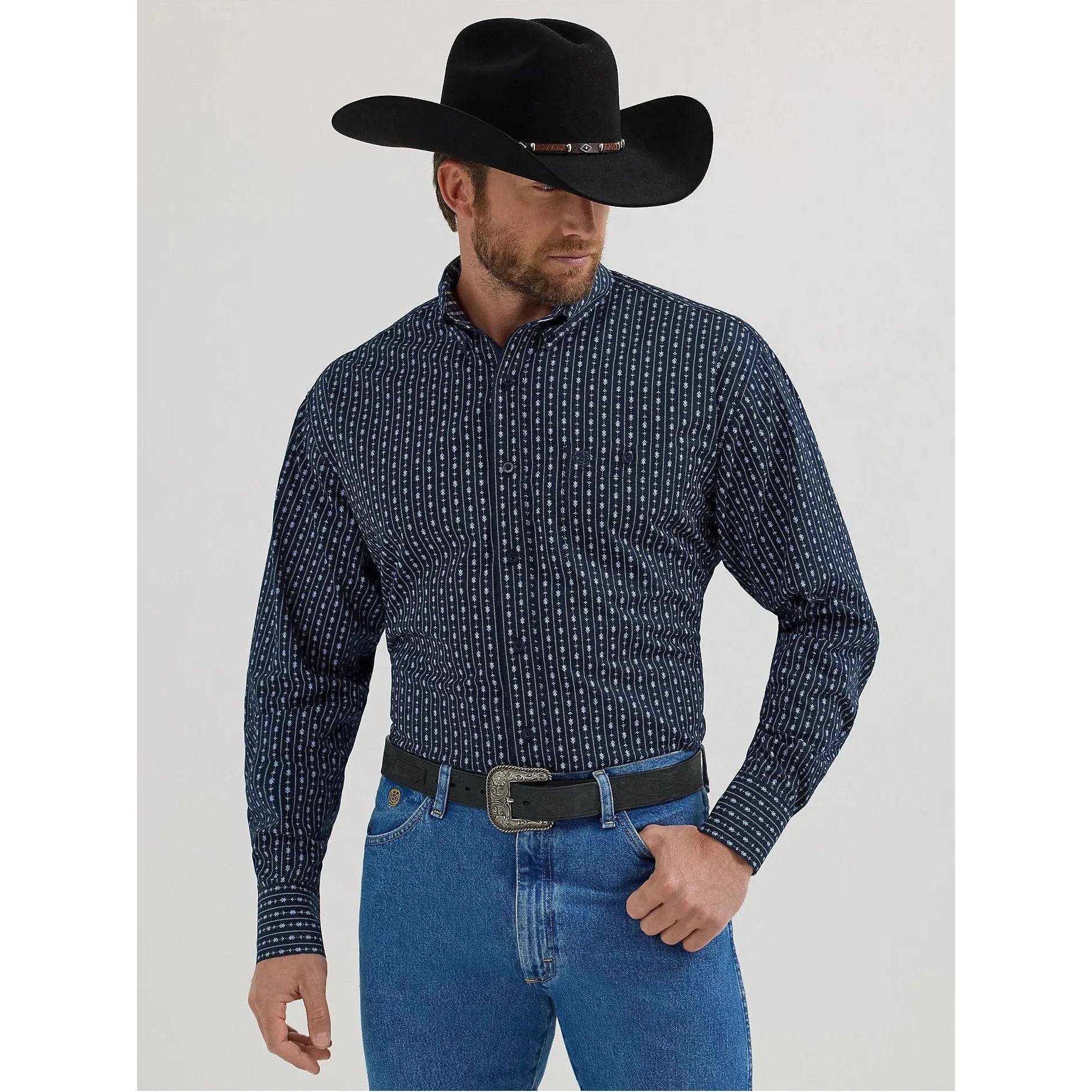 Men's Wrangler® George Strait™ Long Sleeve Button Down One Pocket Shirt in Navy Arrowhead