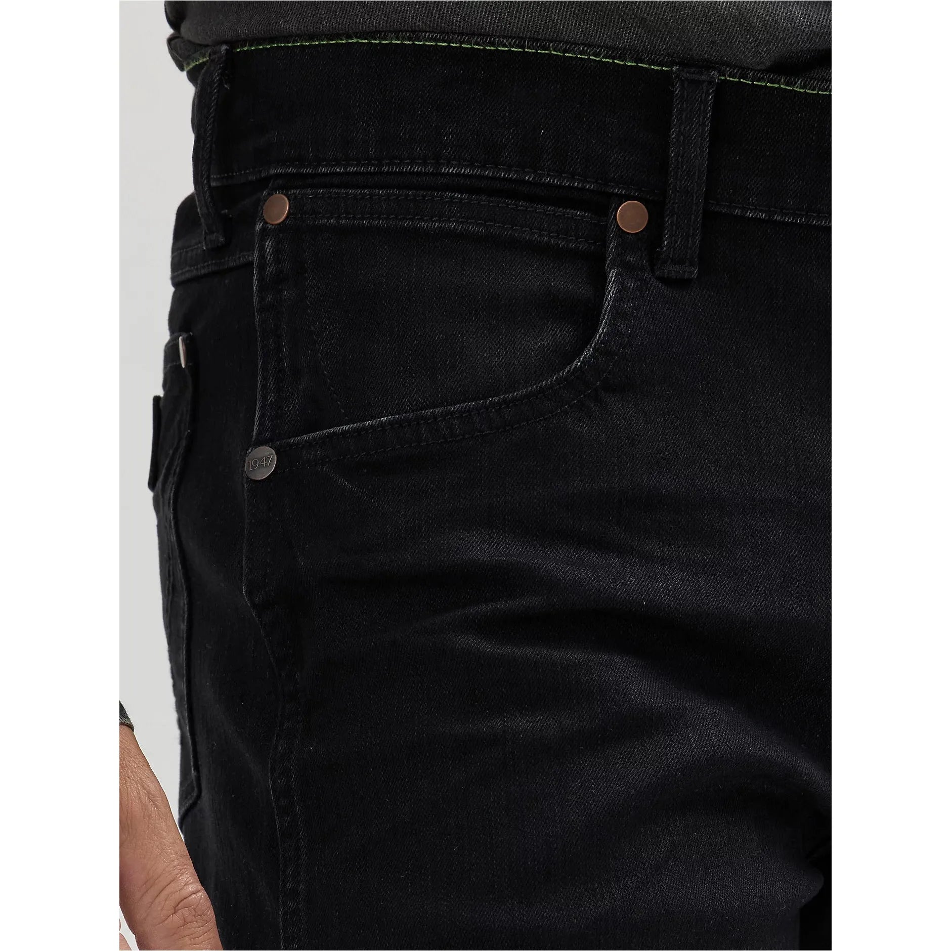 MEN'S WRANGLER RETRO® SLIM FIT STRAIGHT LEG JEAN IN BLACKWELL