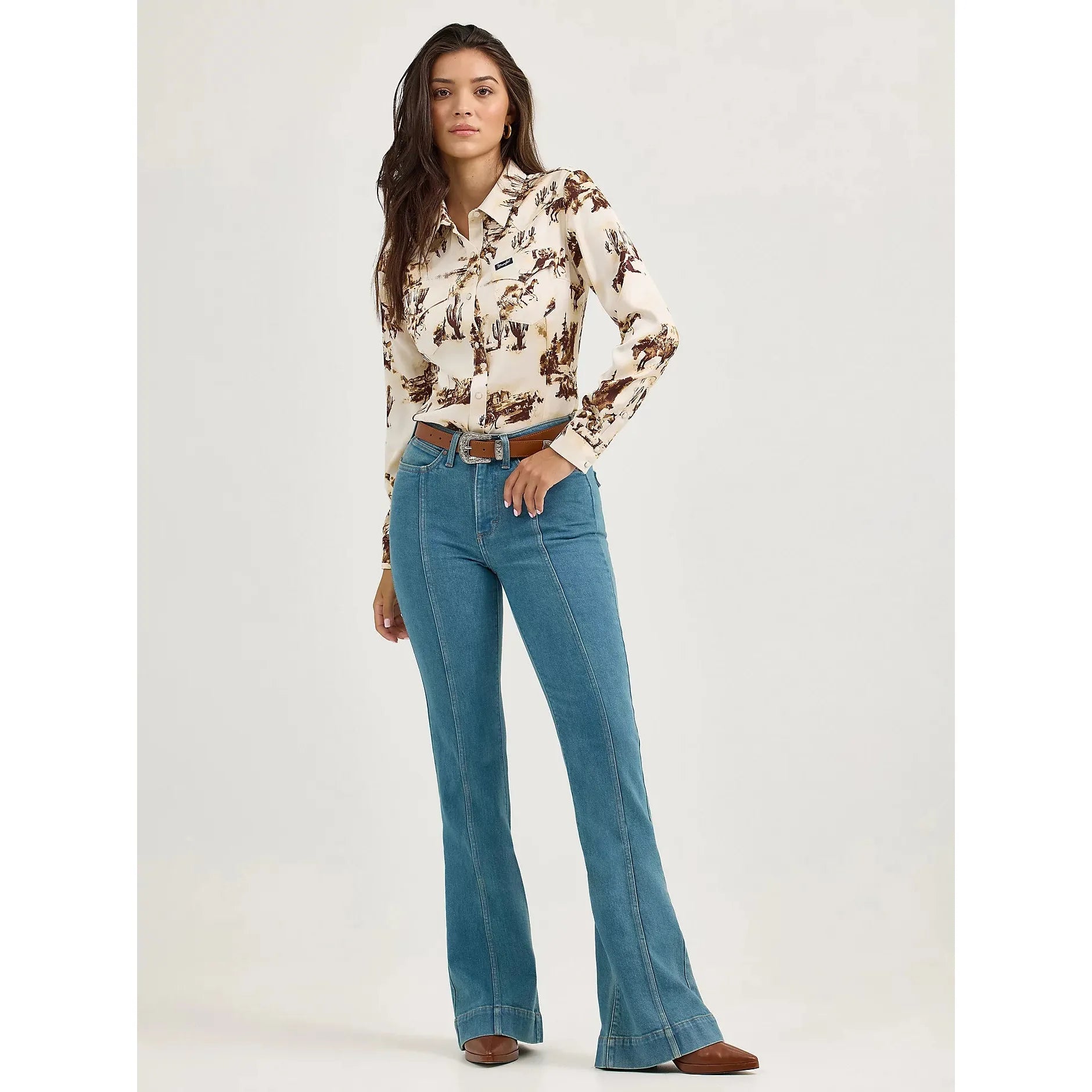 Women's Wrangler Bold Bucking Cowboy Western Snap Shirt-Cacti/Cream