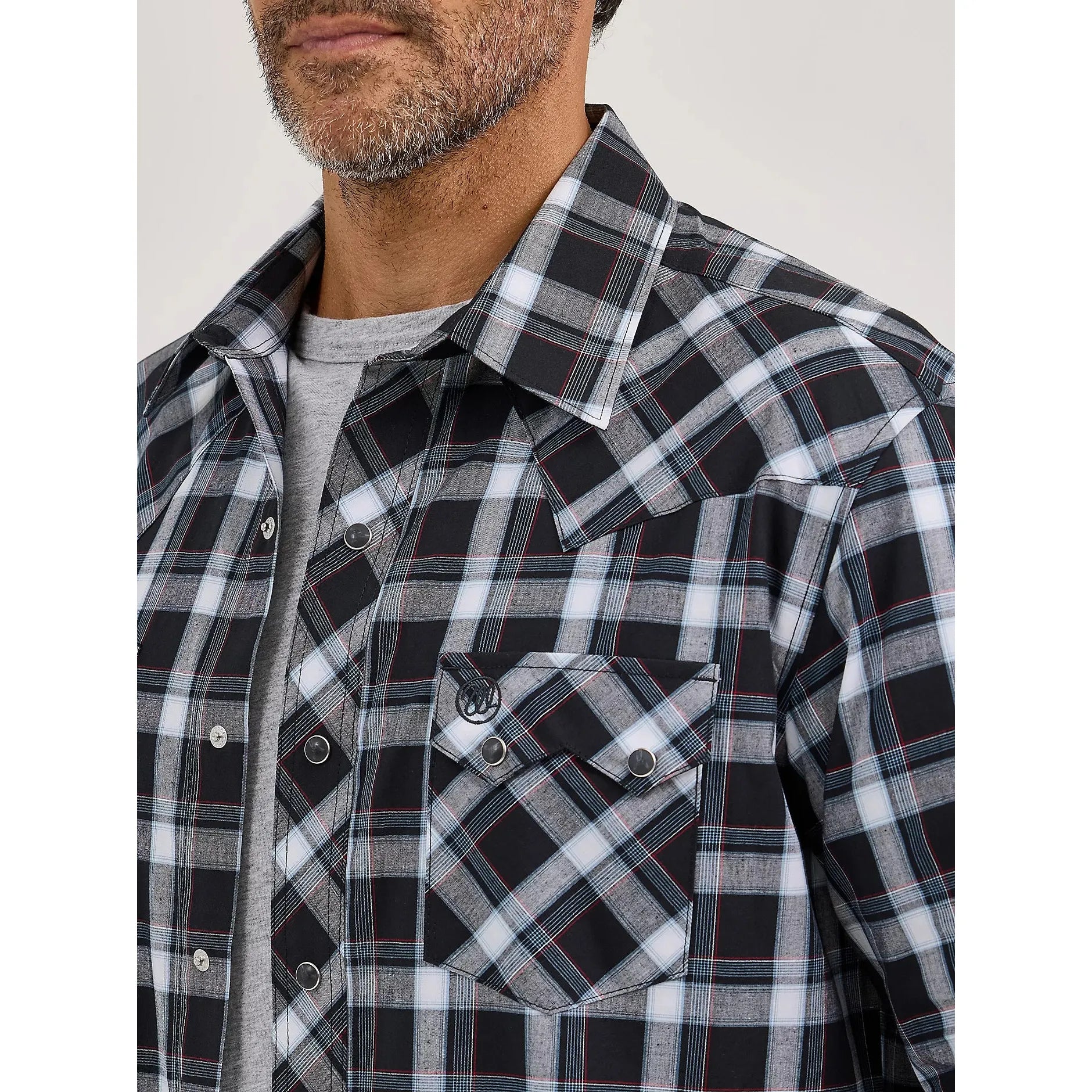 Men's Wrangler Retro® Long Sleeve Sawtooth Snap Pocket Western Shirt-Black White