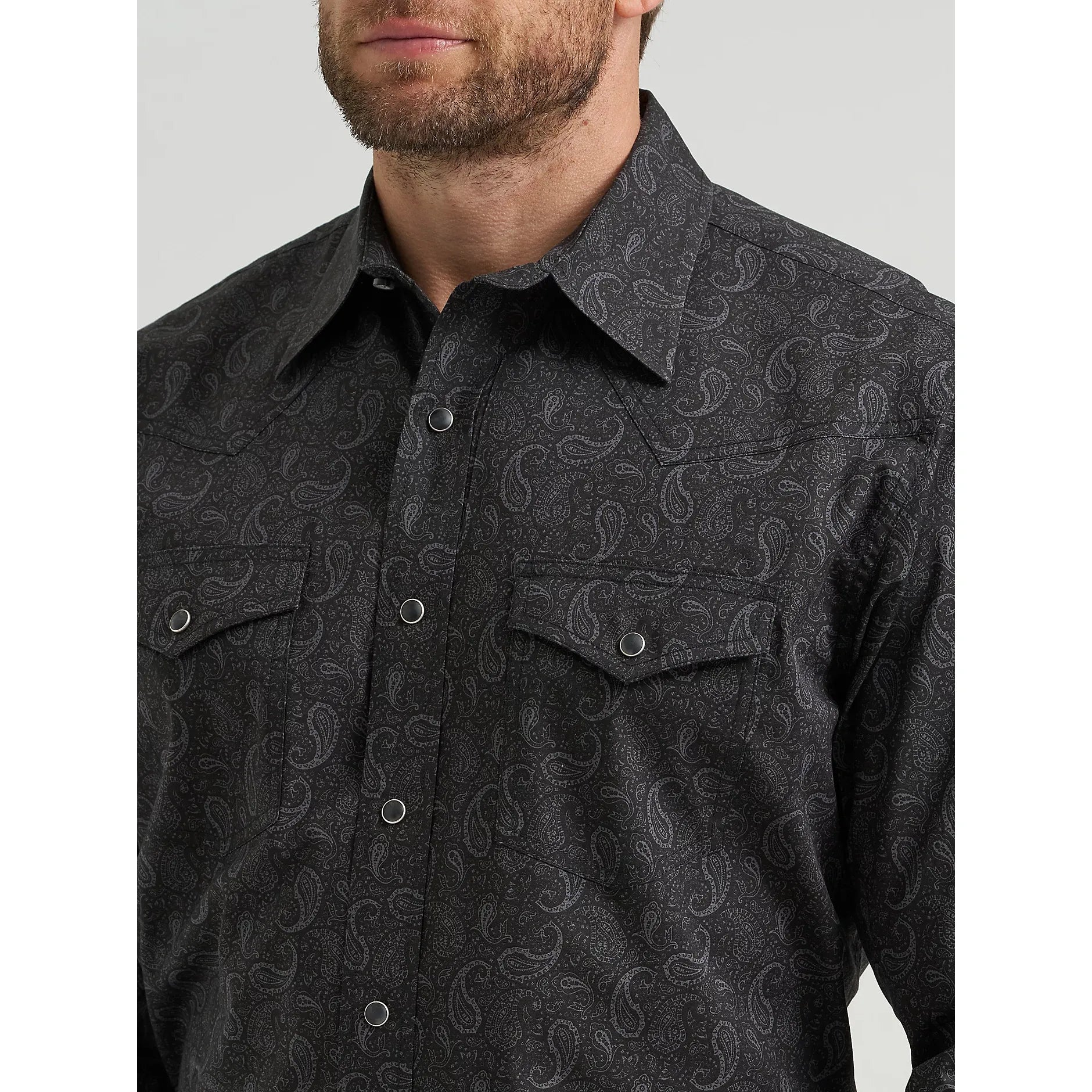 Men's Wrangler 20X Competition Advanced Comfort Long Sleeve Two Pocket Western Snap Shirt-Black Paisley