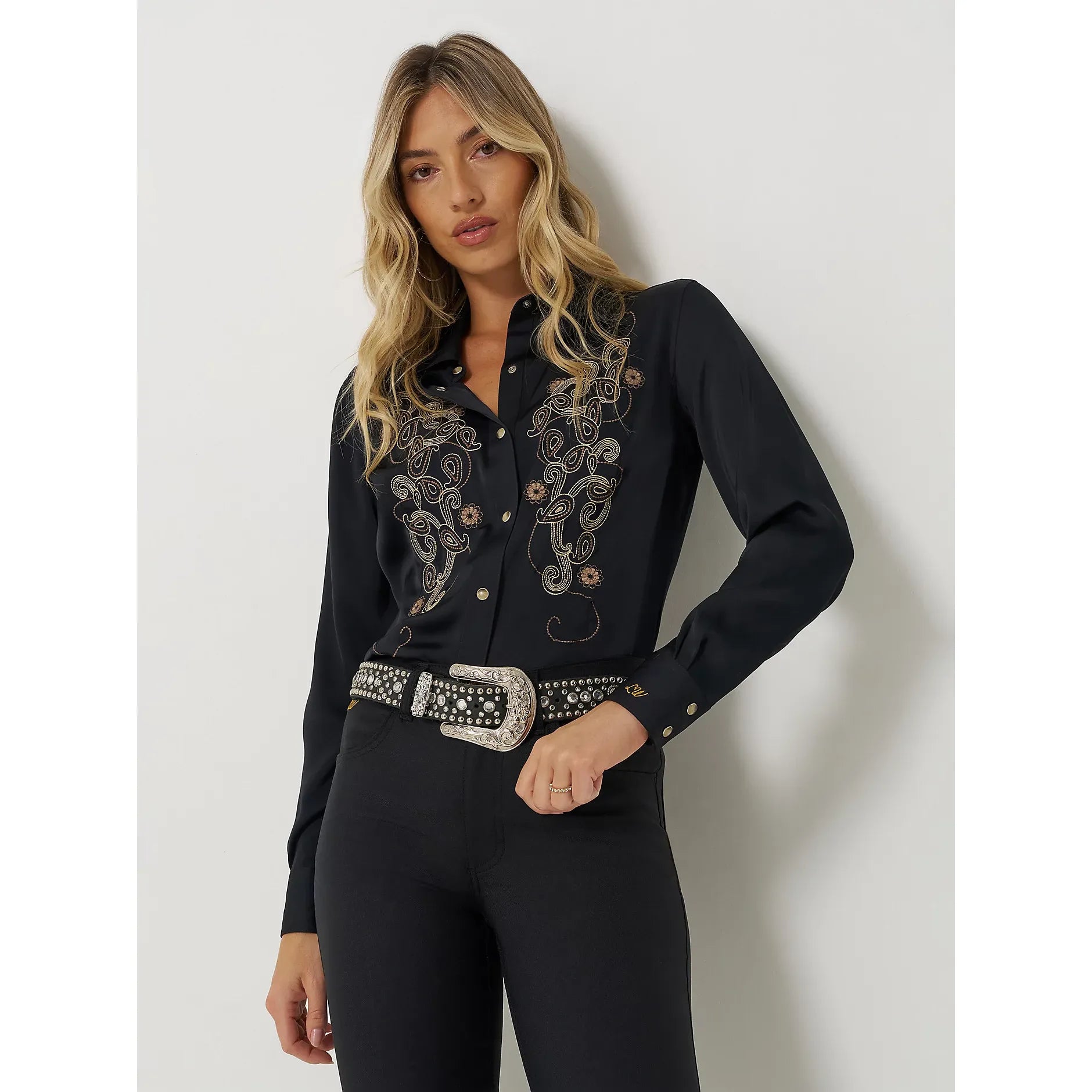 Women's Wrangler x Lainey Wilson Satin Embroidery Western Snap Shirt-Black